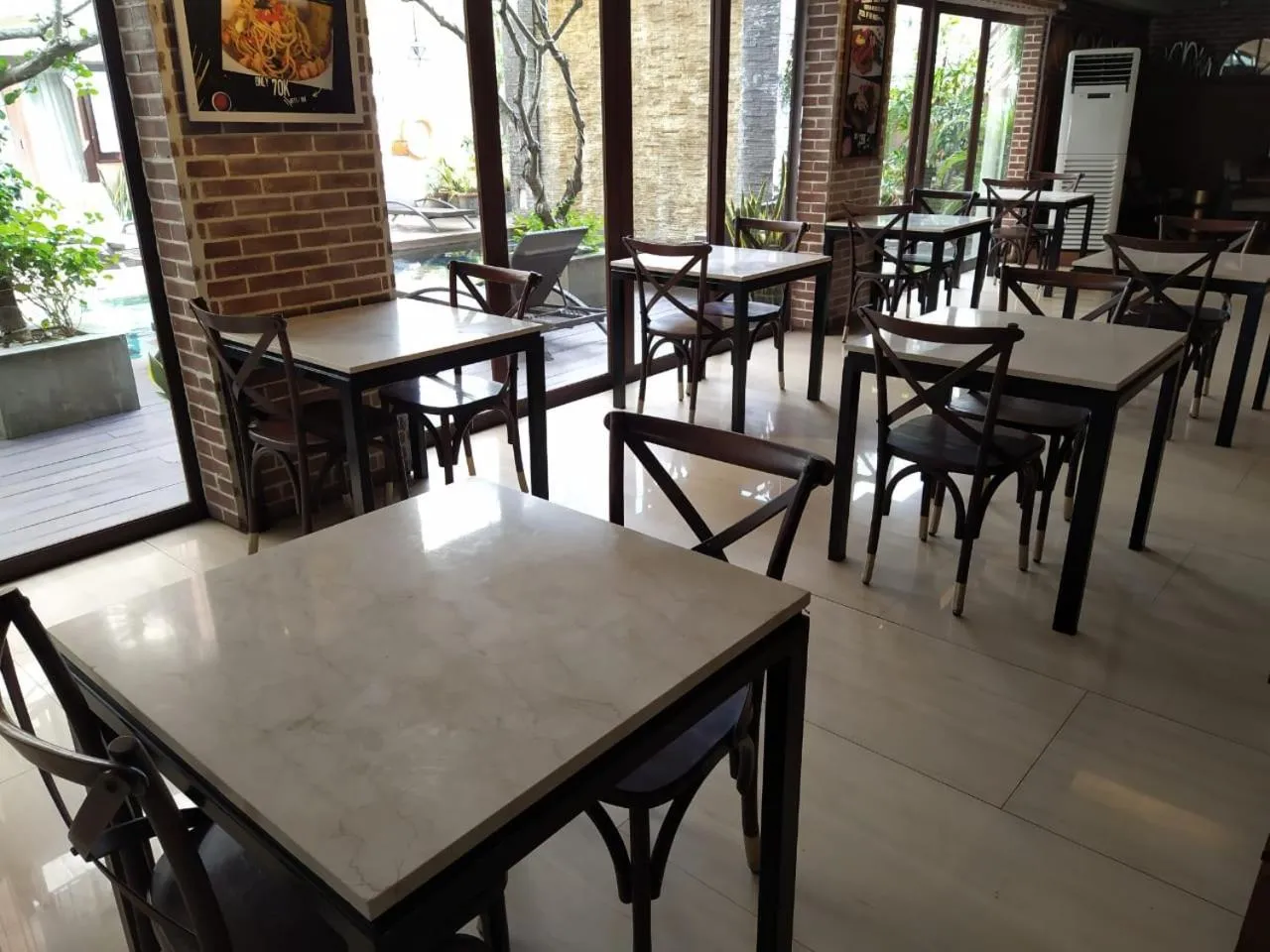 Restaurant/places to eat in d'primahotel Seminyak