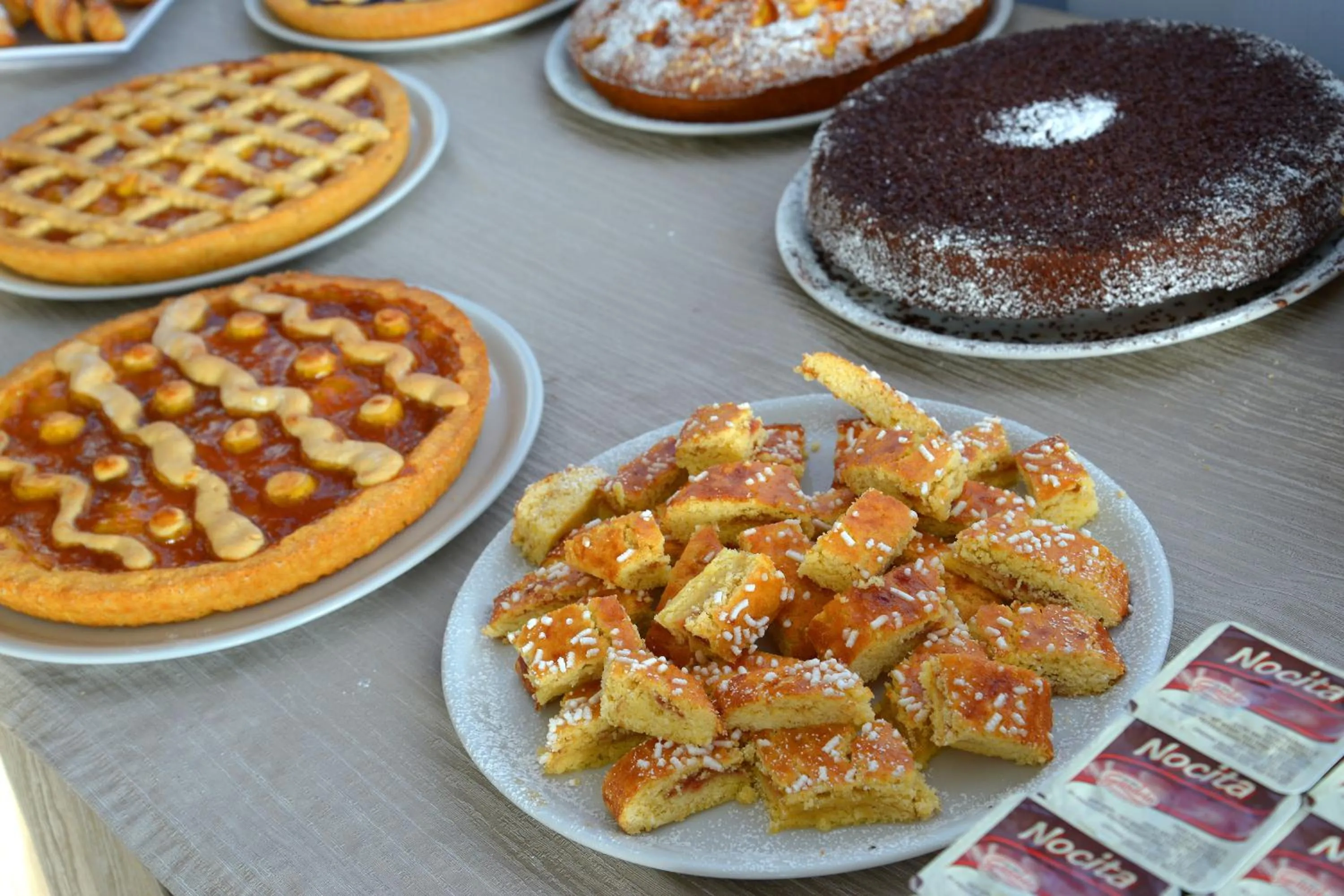 Buffet breakfast in Hotel Embassy