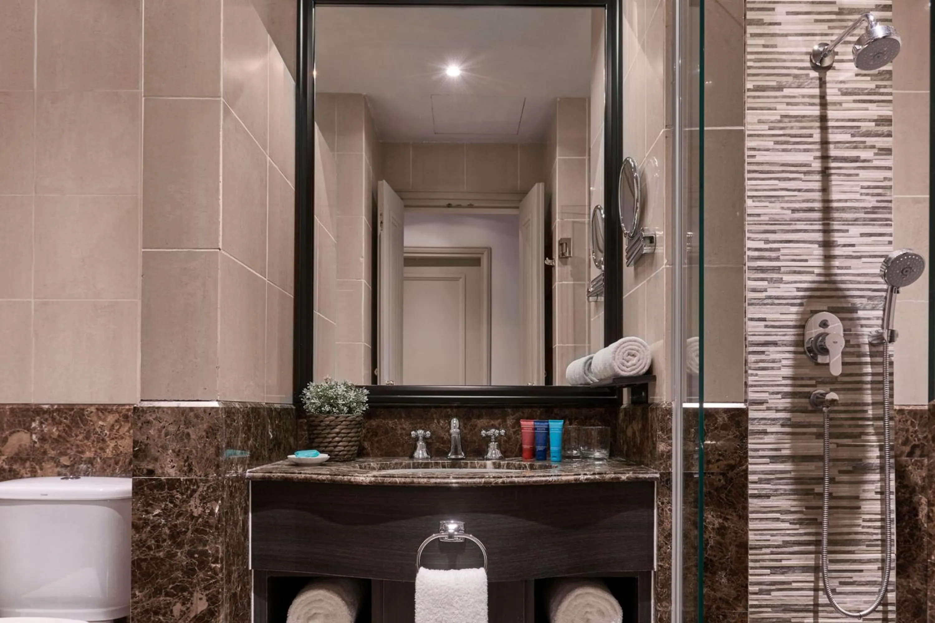 Bathroom in Adina Serviced Apartments Singapore Orchard