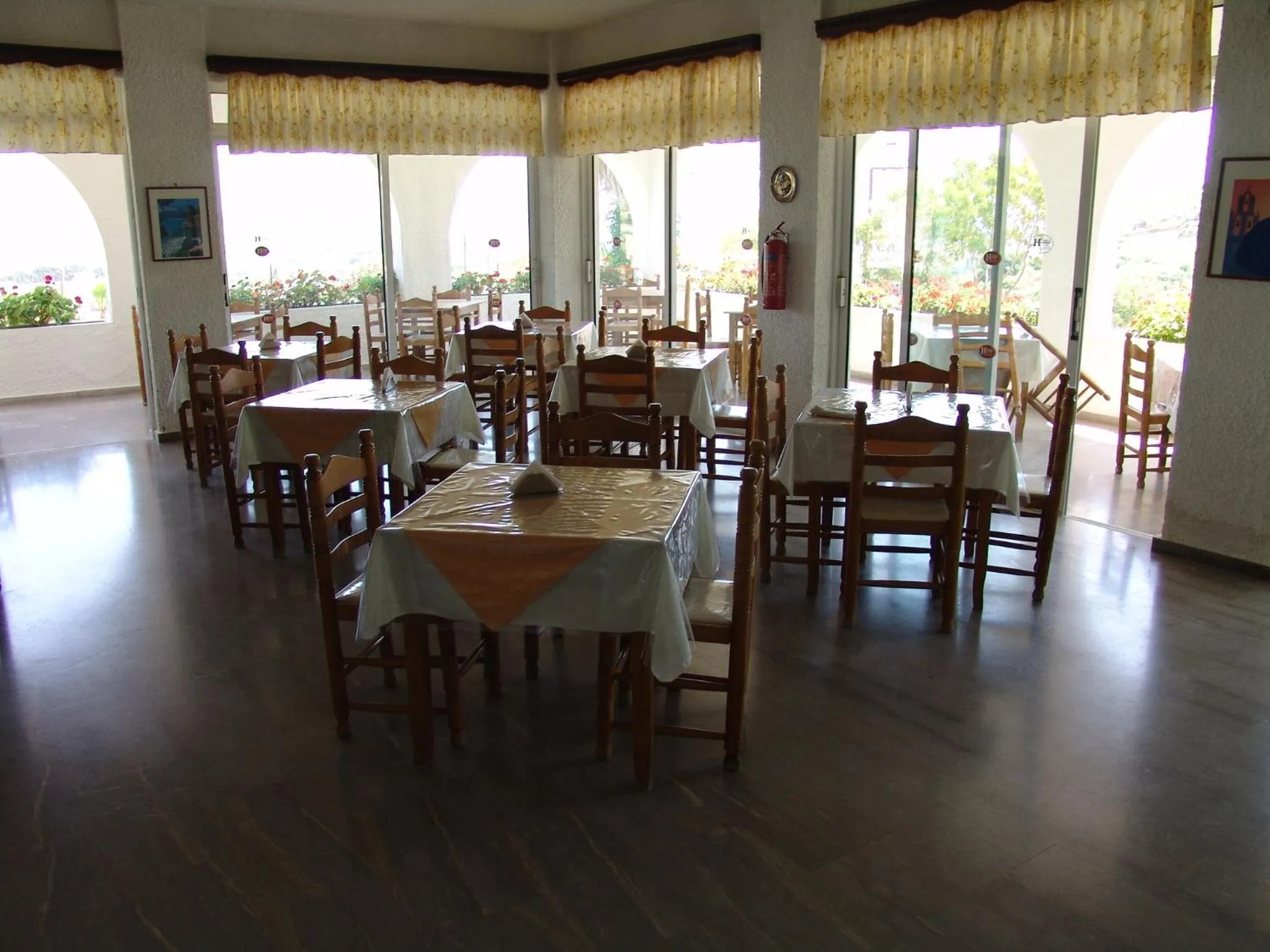 Restaurant/places to eat in Hermes Hotel