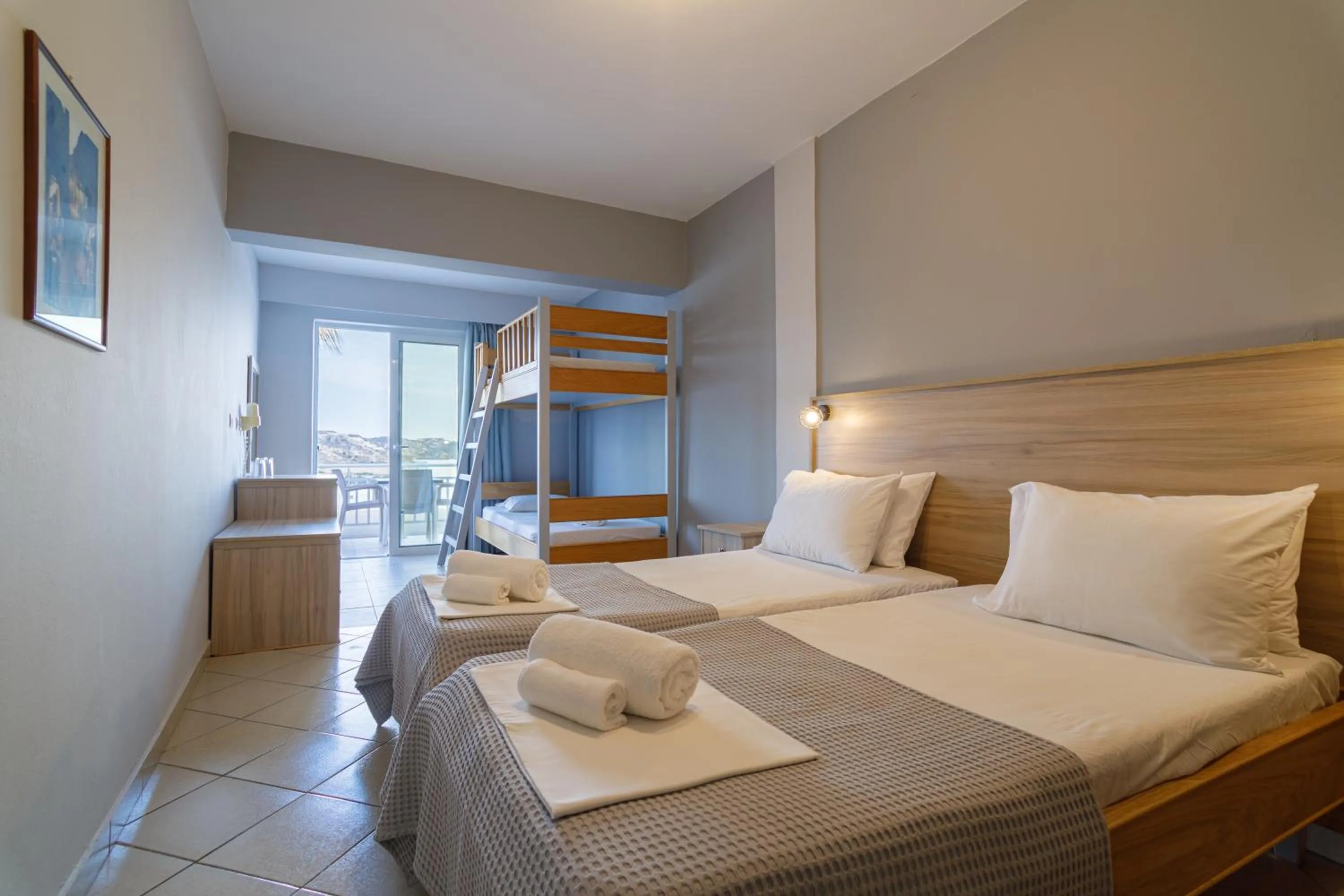 Photo of the whole room in Hermes Hotel