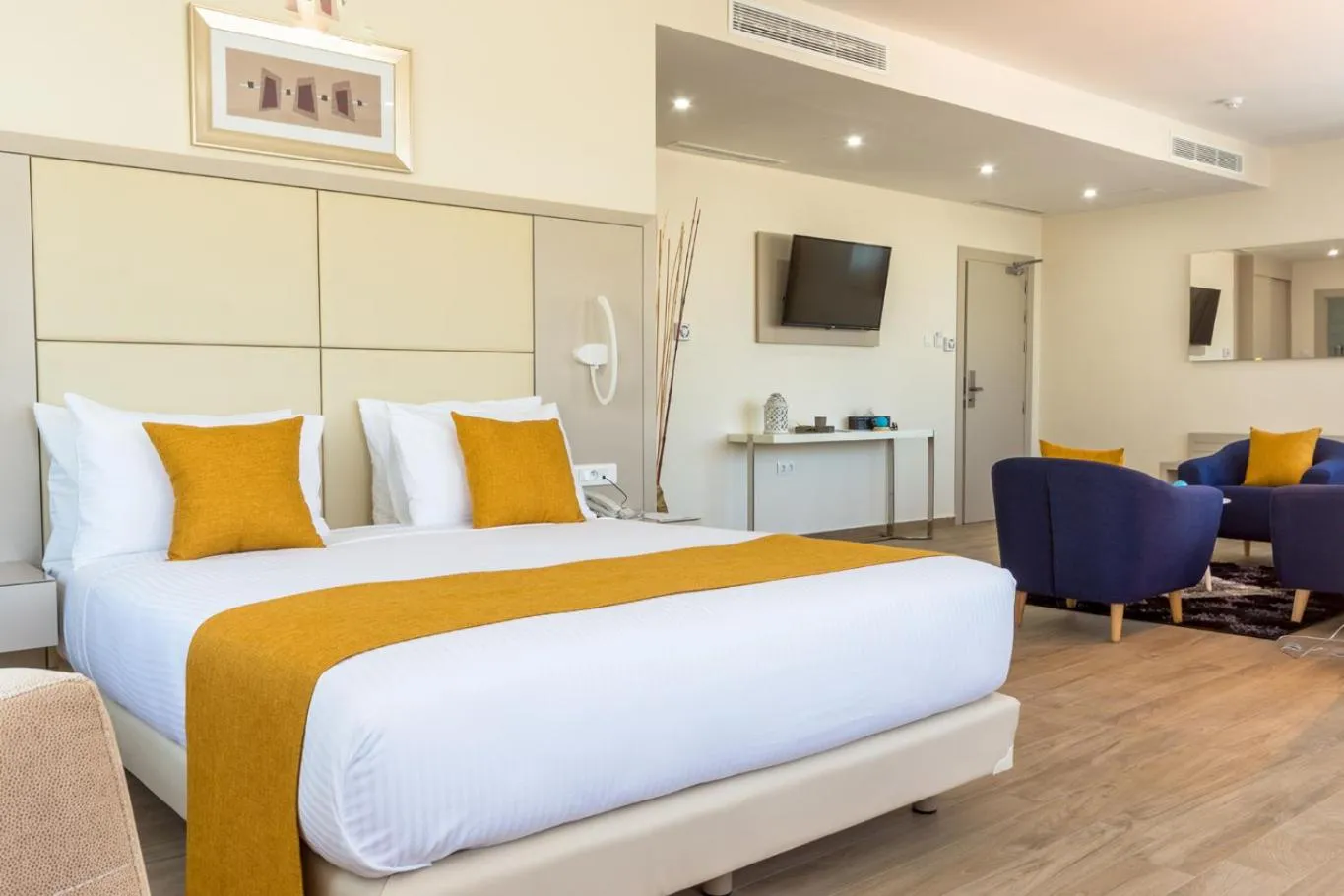 Bedroom, Bed in Hôtel Sidi Yahia