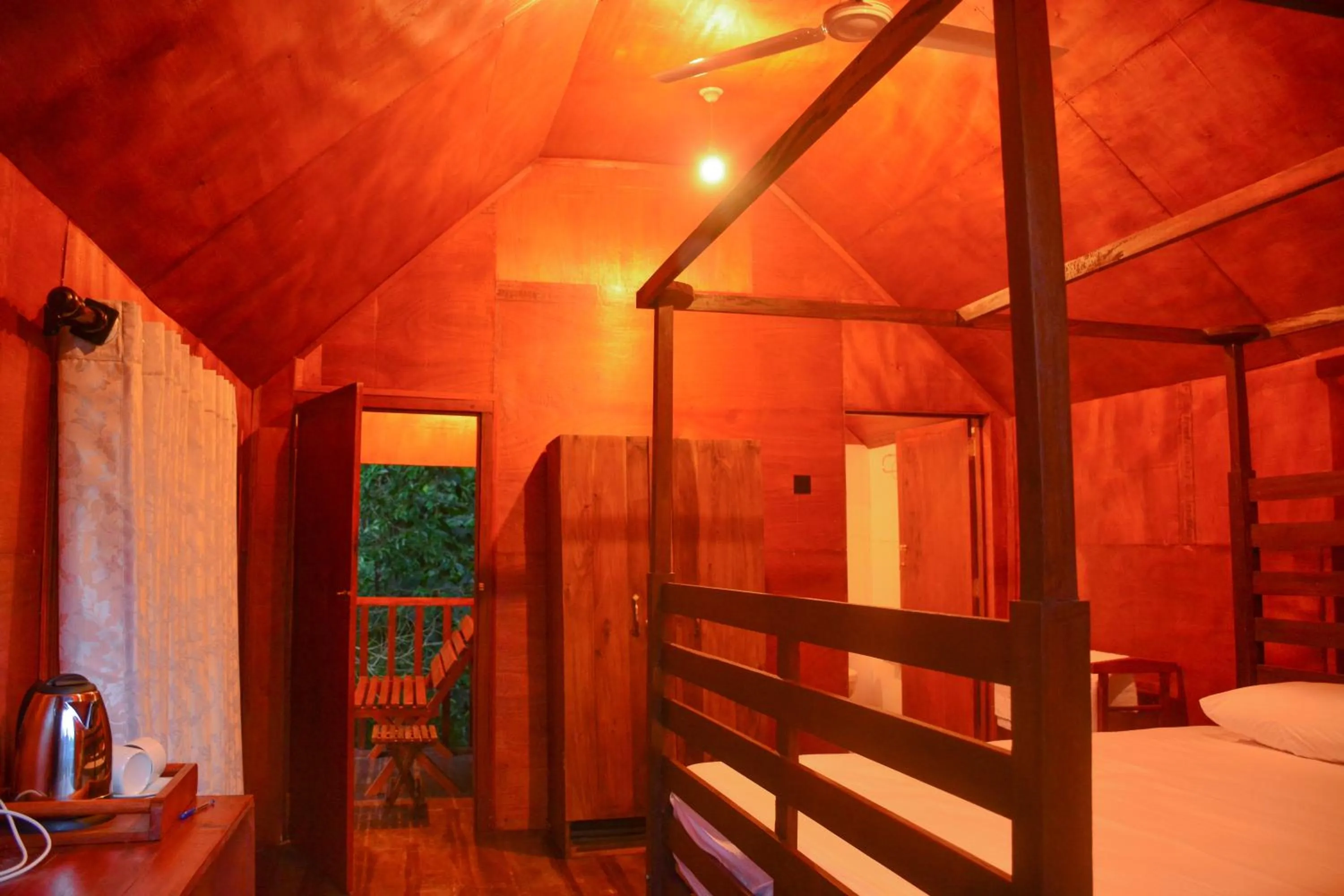 Bed in Sinharaja Forest Gate