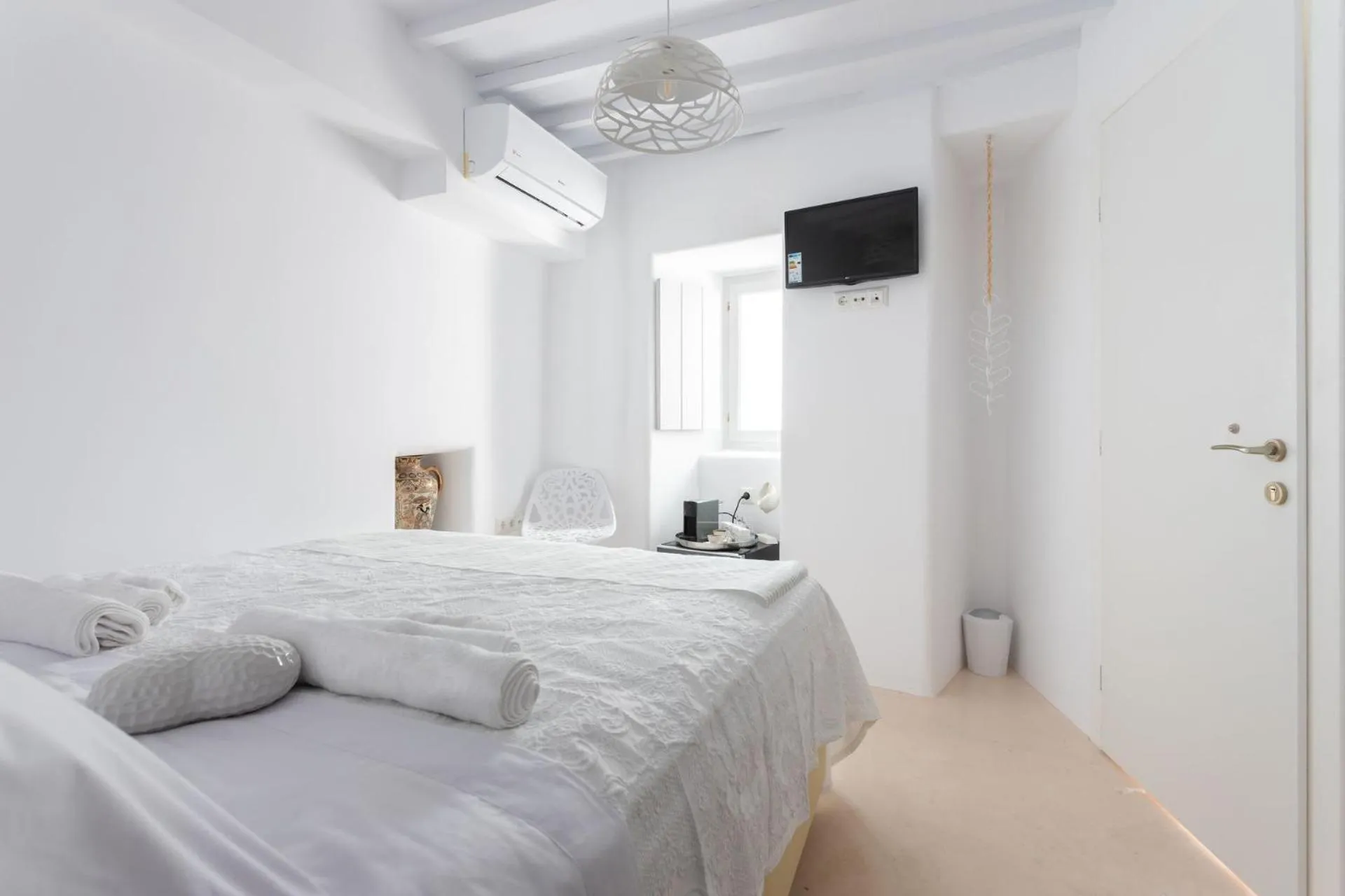 Bed in aníko suites Chora