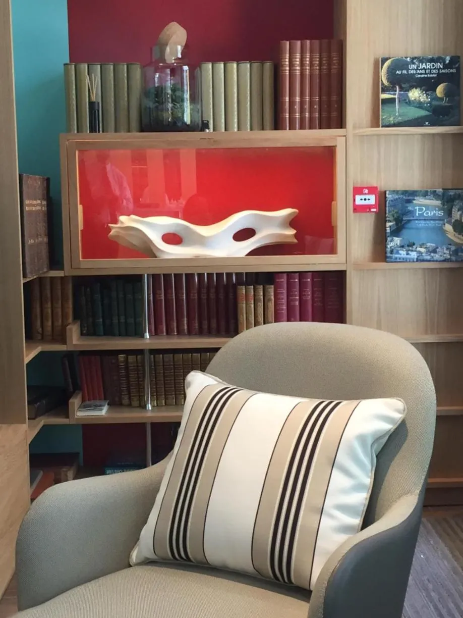 Lounge or bar in Jardins de Mademoiselle Hôtel & Spa