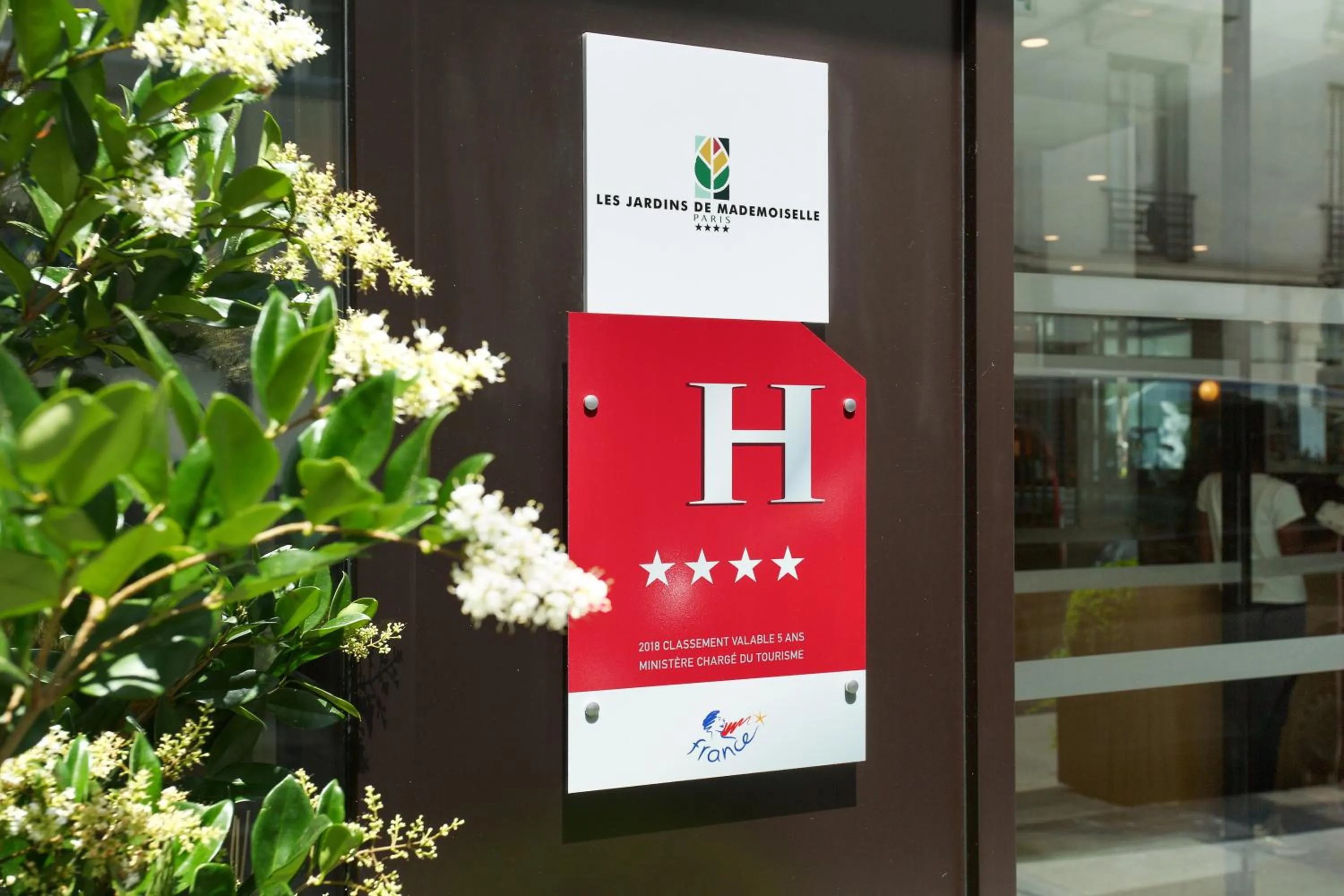 Facade/entrance in Jardins de Mademoiselle Hôtel & Spa