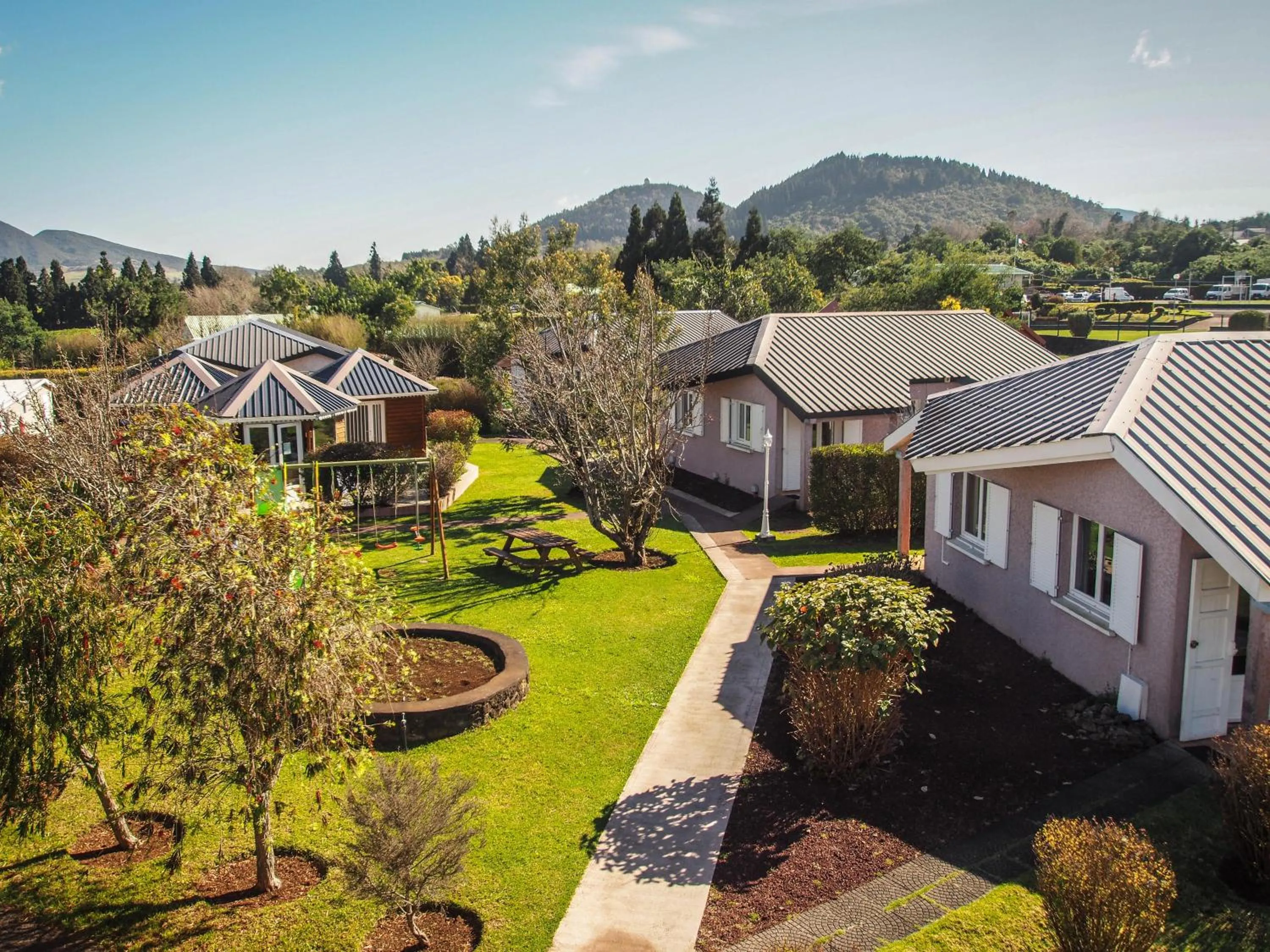 Garden view in Hôtel L'Ecrin