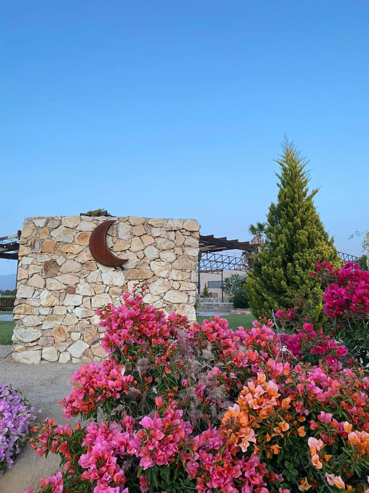 Property building in Luna Del Valle