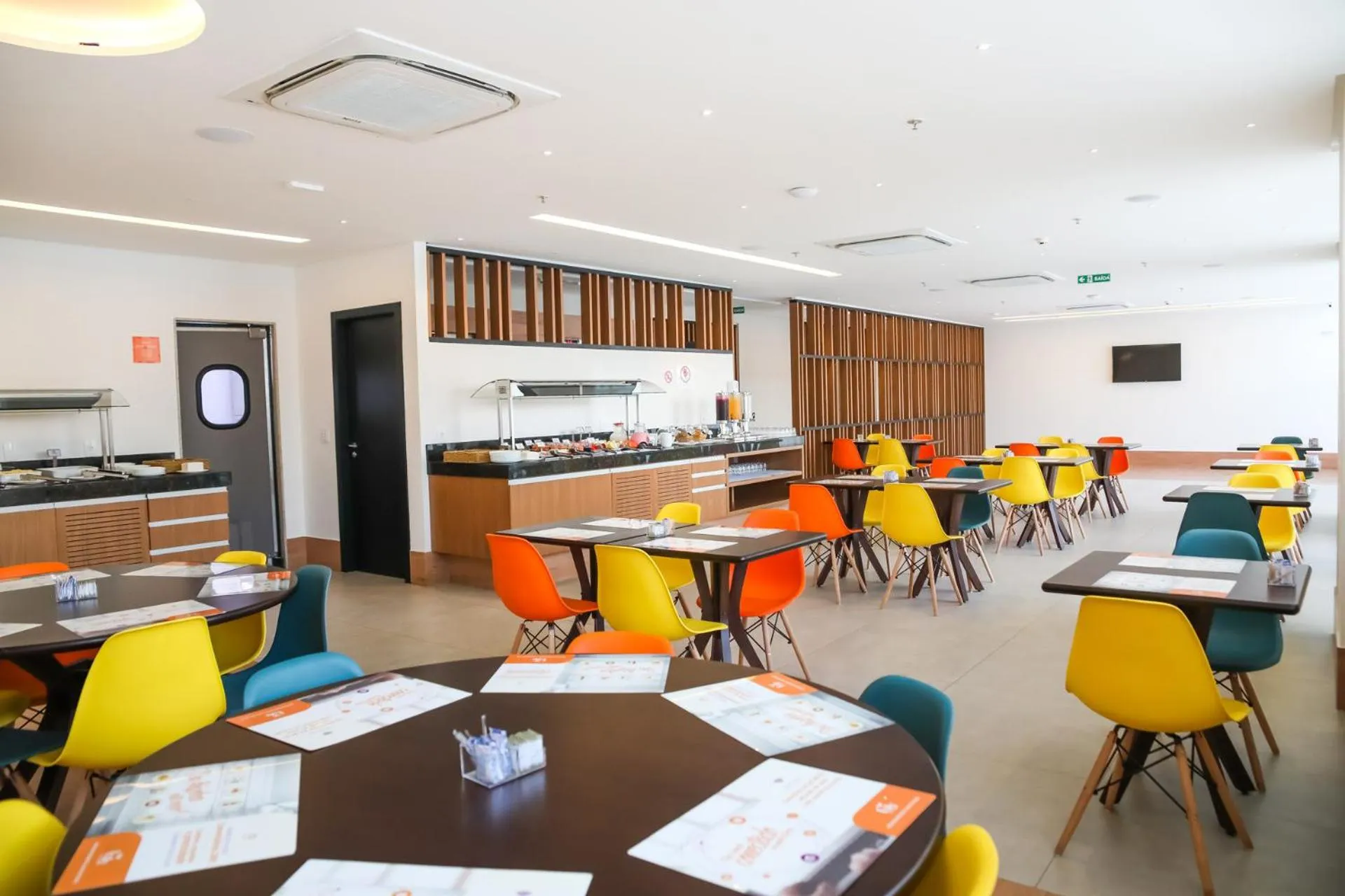 Restaurant/places to eat in Transamerica Fit Serra