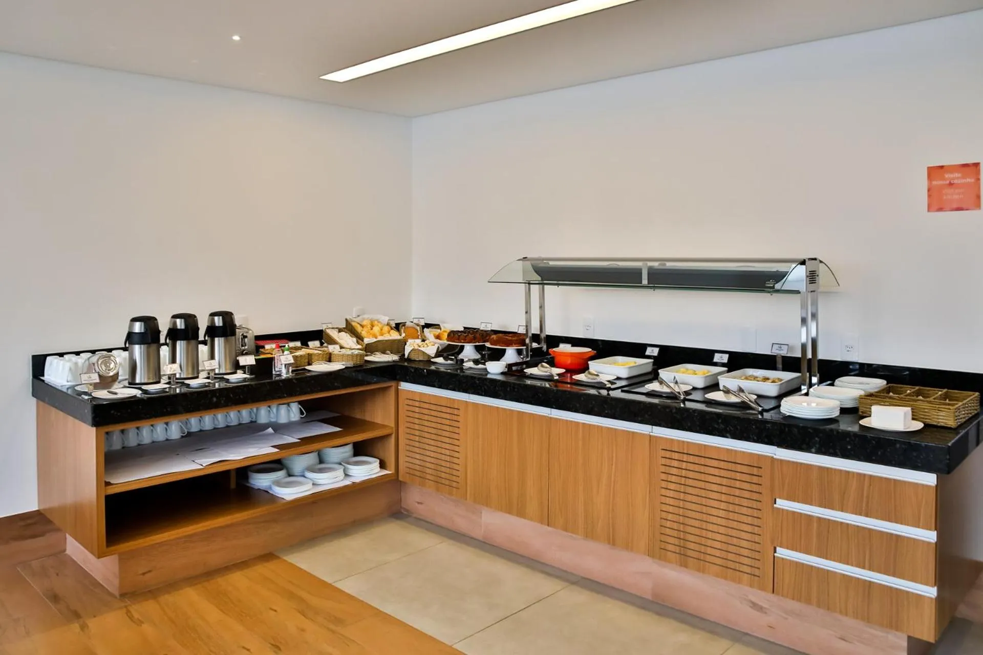 Restaurant/places to eat in Transamerica Fit Serra