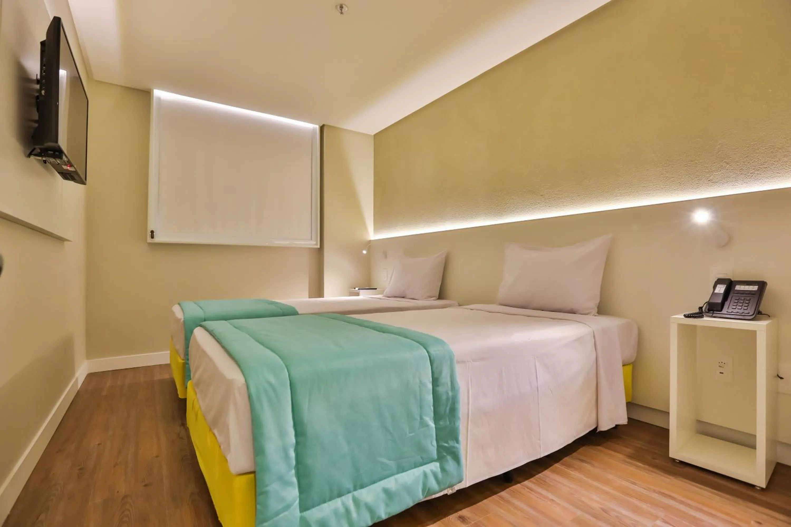 Bed in Transamerica Fit Serra