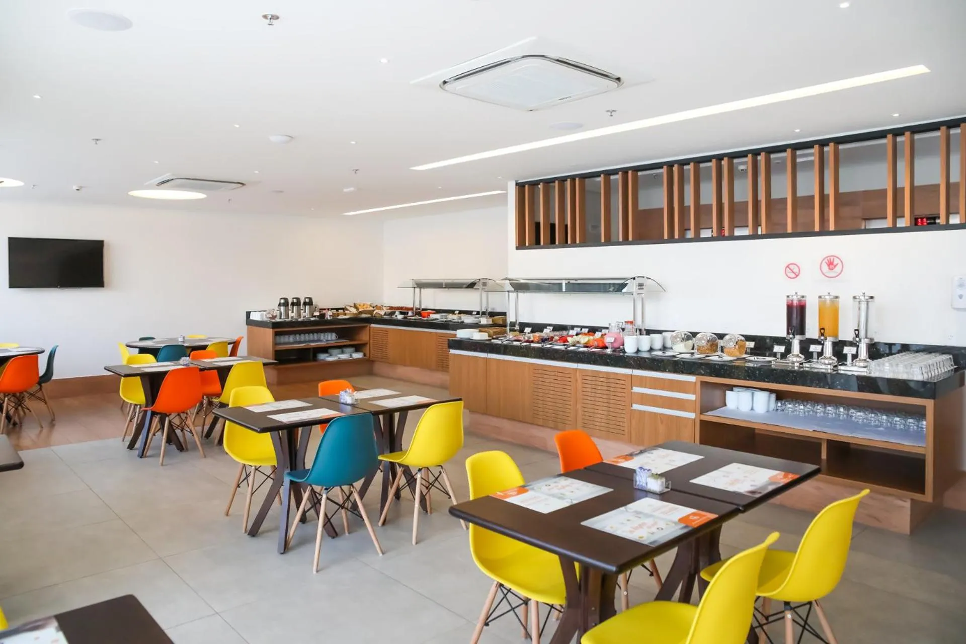 Restaurant/places to eat in Transamerica Fit Serra