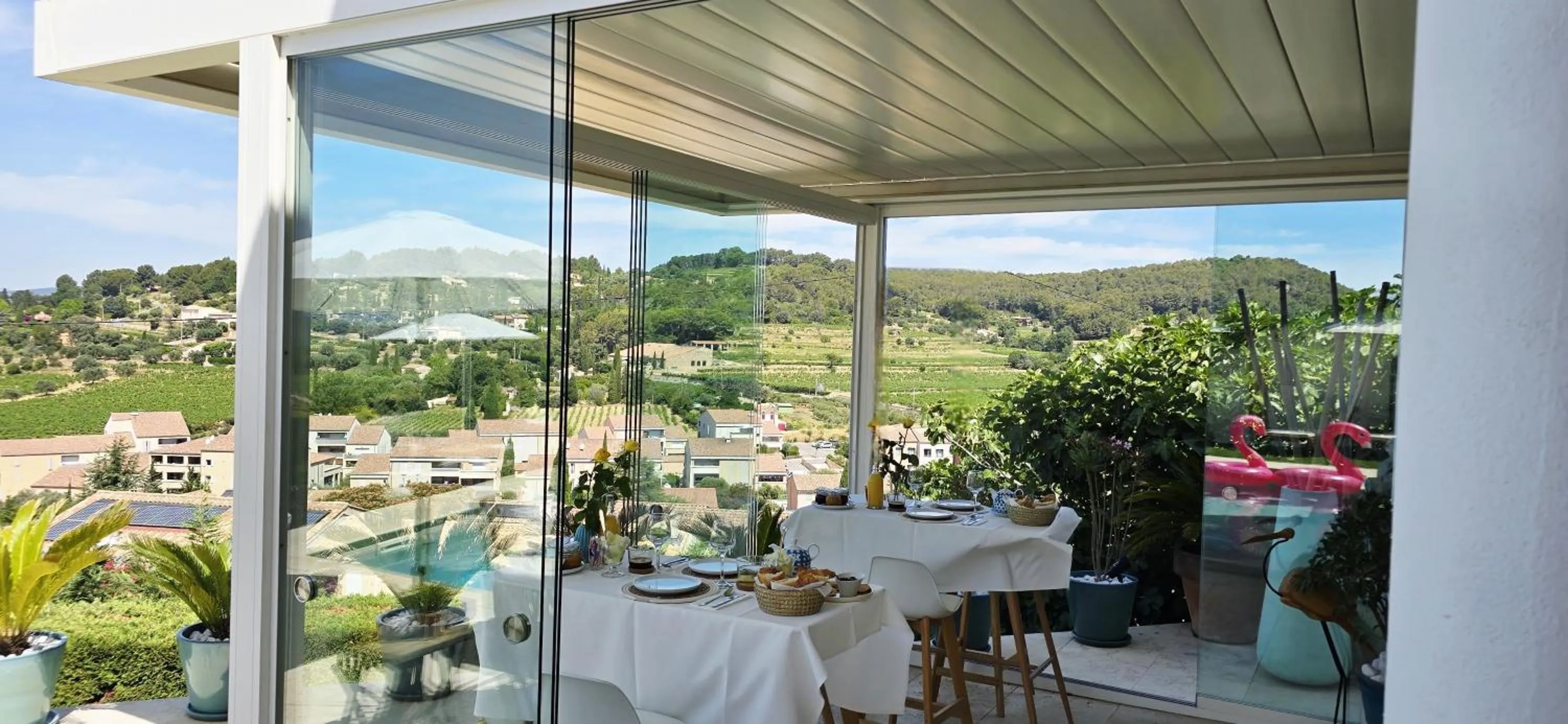 Breakfast in Le Nid Bleu