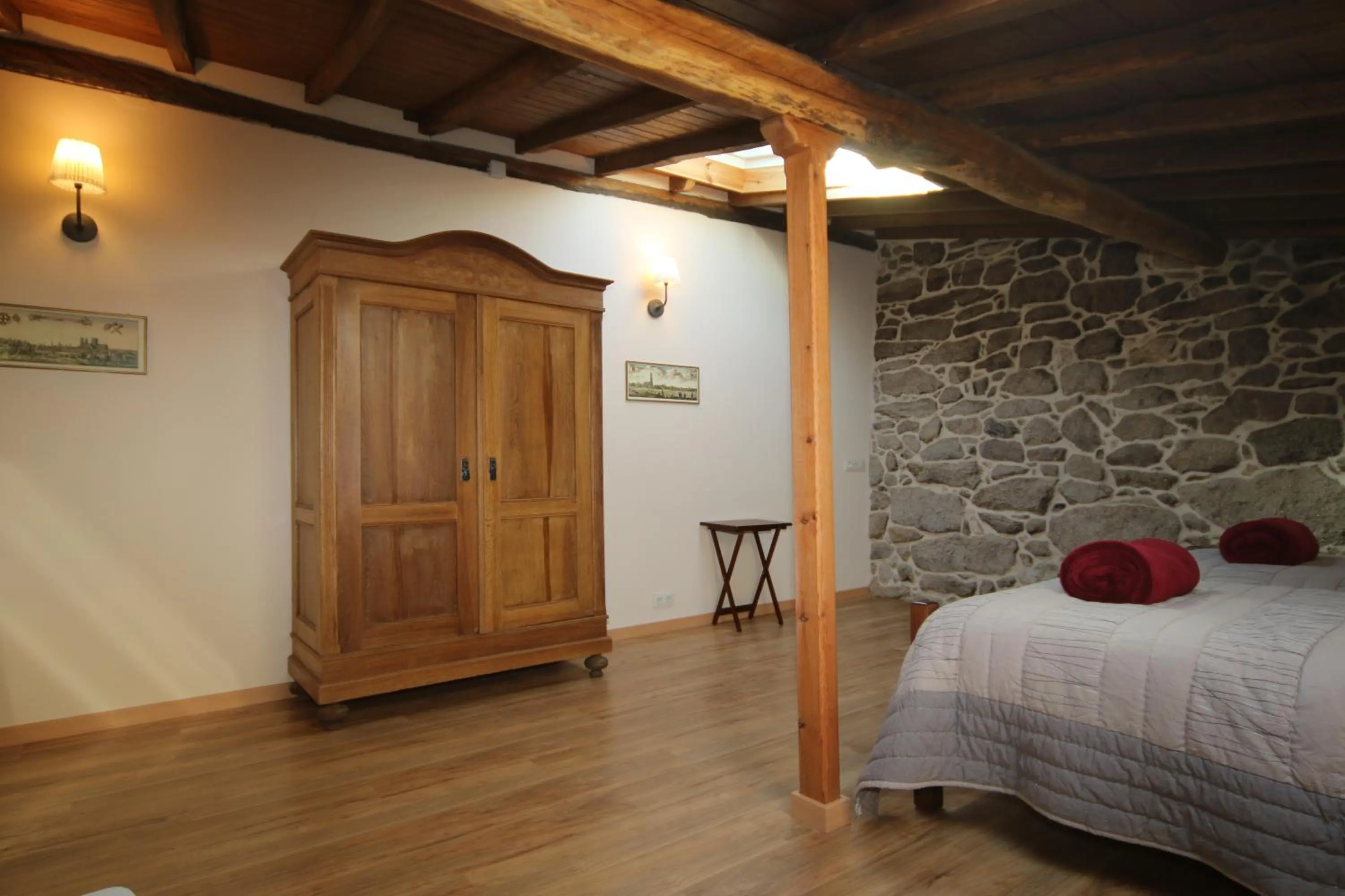Photo of the whole room, Bed in Pazo de Chaioso Ribeira Sacra