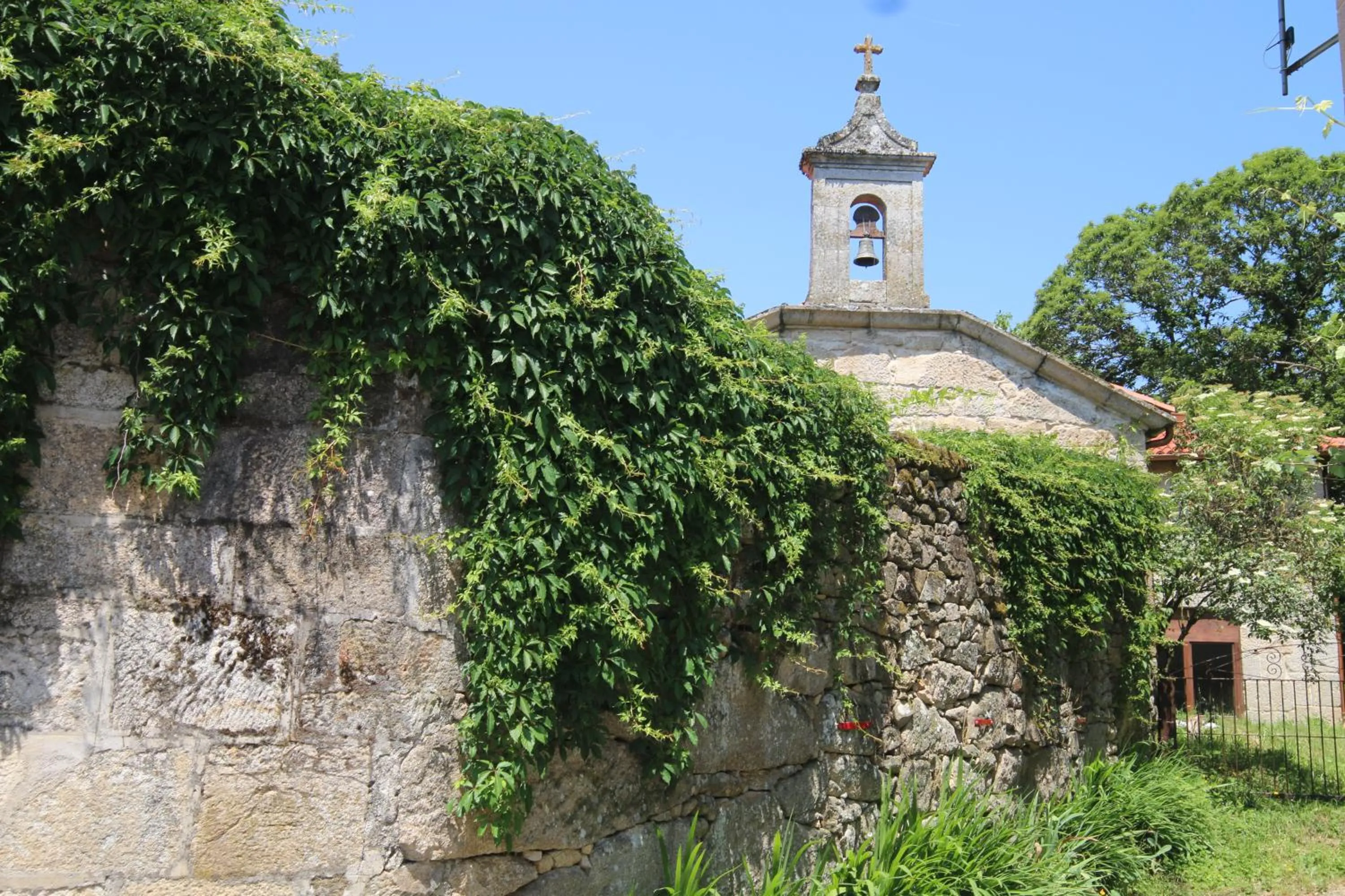 Facade/entrance in Pazo de Chaioso Ribeira Sacra