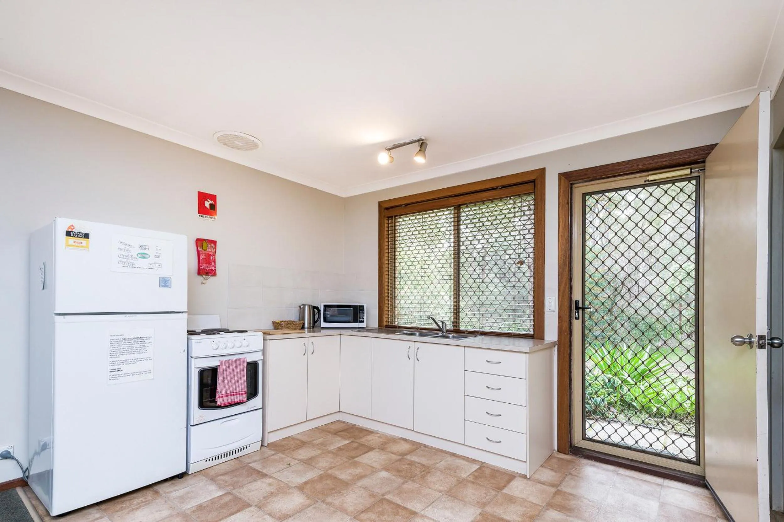 kitchen in Travellers Rest Motel