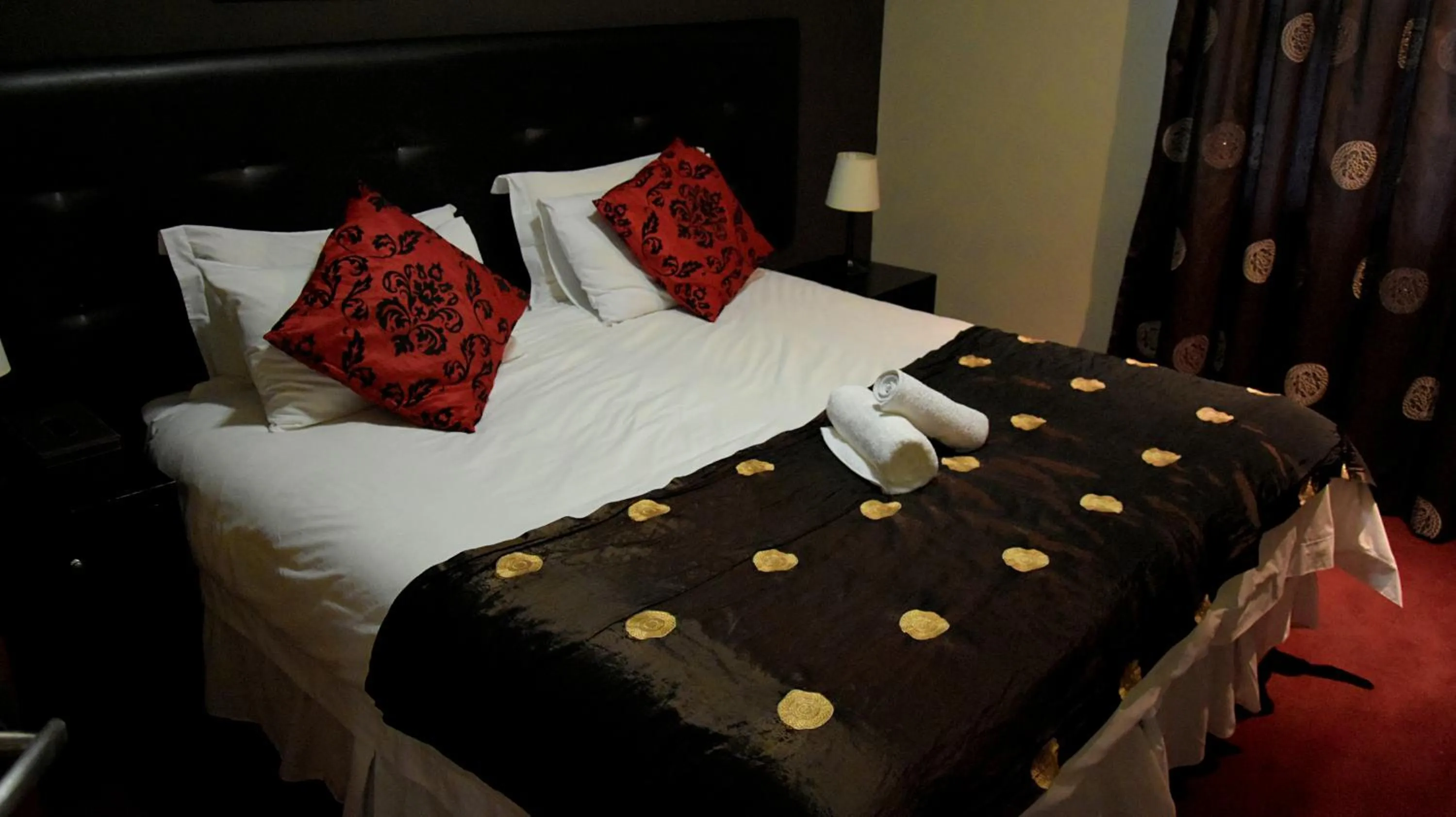 Photo of the whole room, Bed in Houghton Guest House