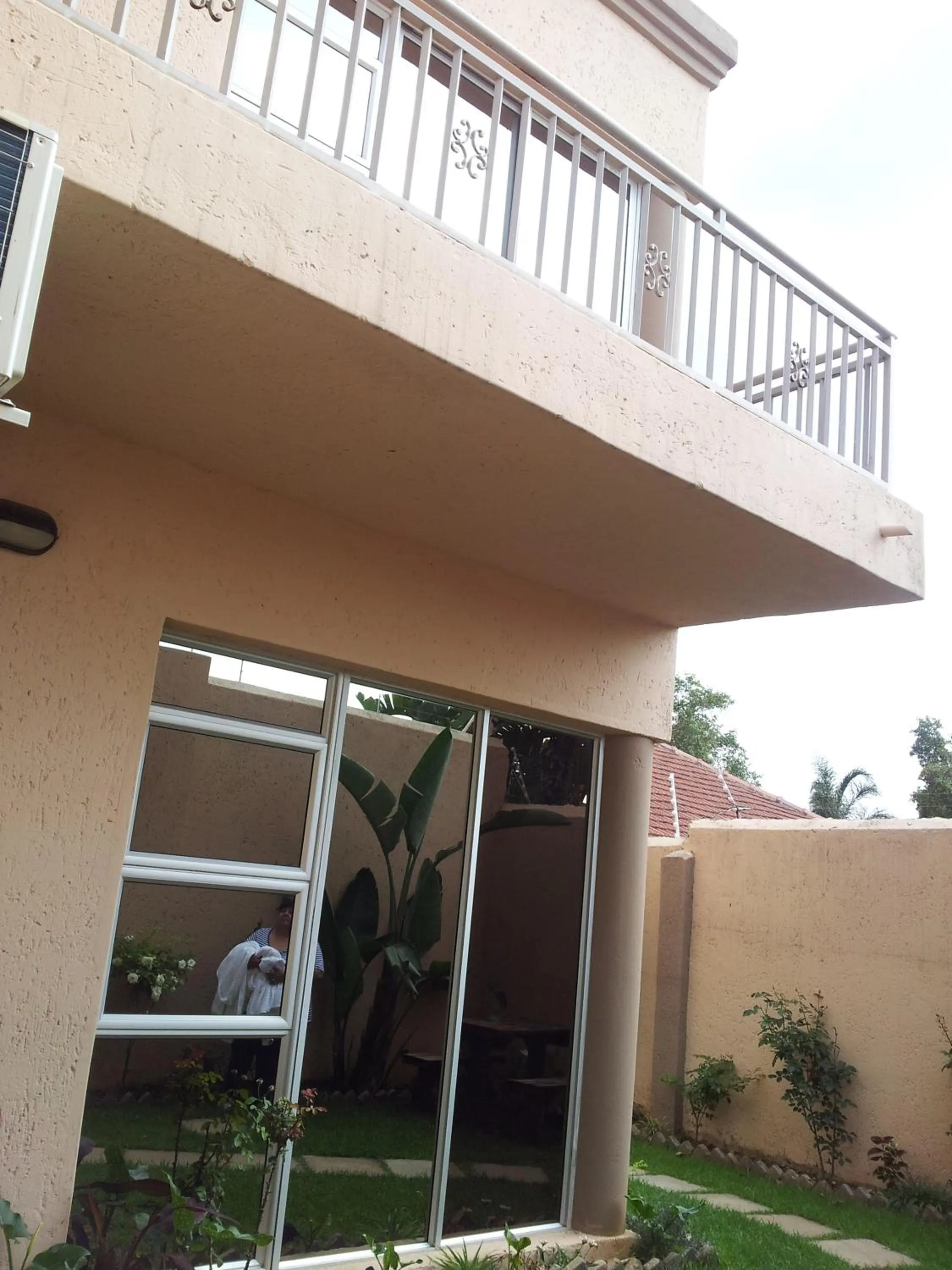 Facade/entrance in Houghton Guest House