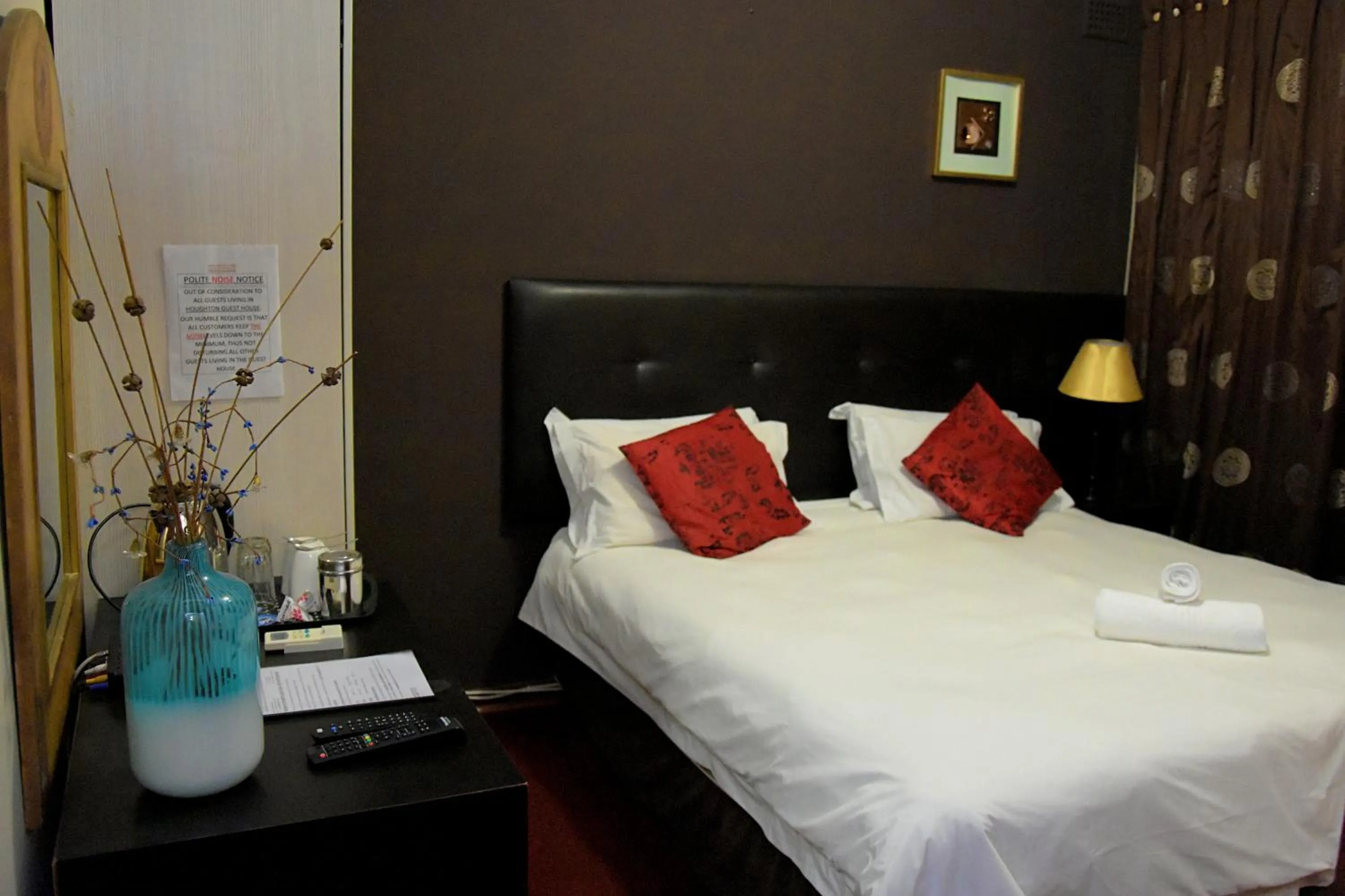 Bed in Houghton Guest House