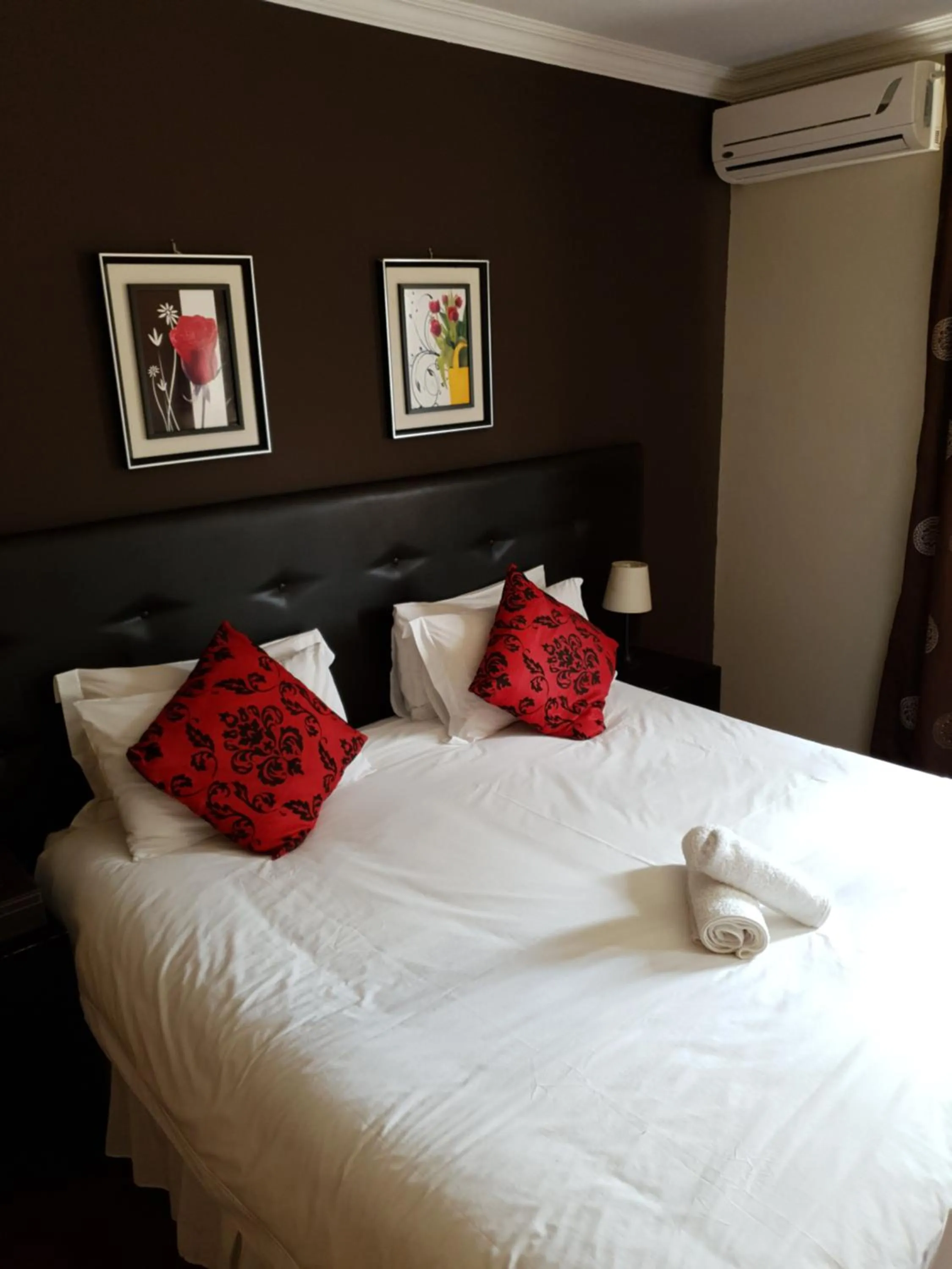 Bed in Houghton Guest House