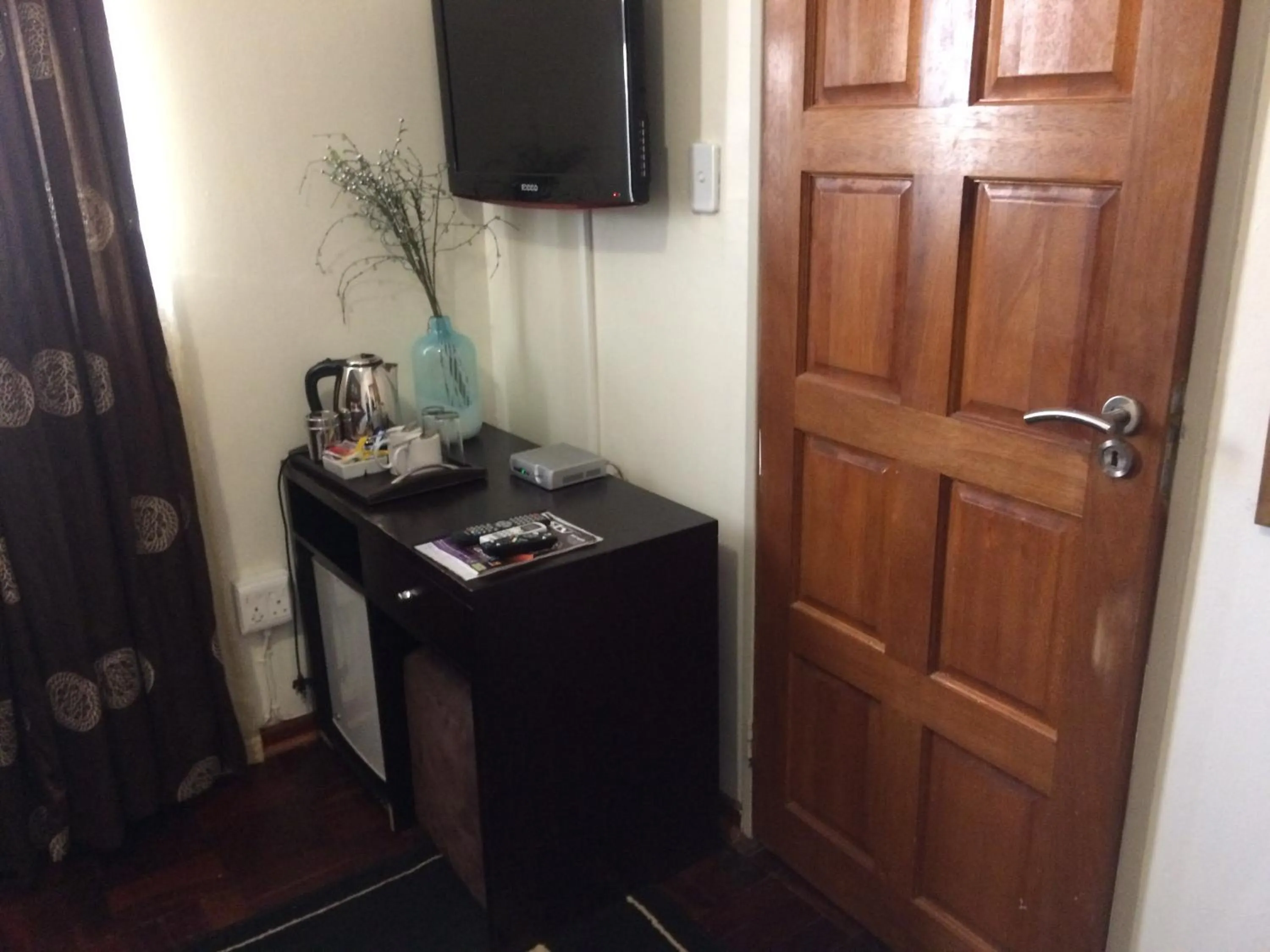 minibar in Houghton Guest House