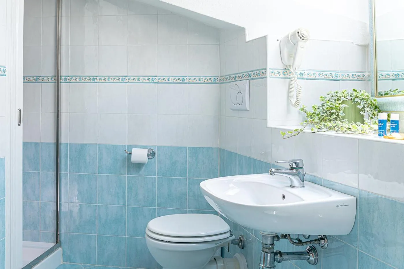 Bathroom in Hotel Ziò Imola