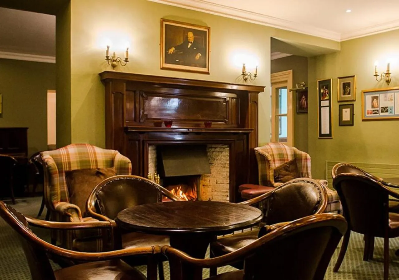Restaurant/places to eat in Londonderry Arms Hotel