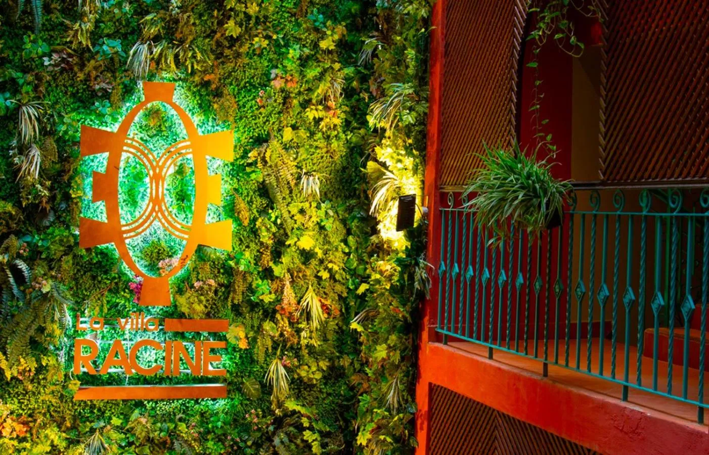 Property logo or sign in Hôtel La Villa Racine