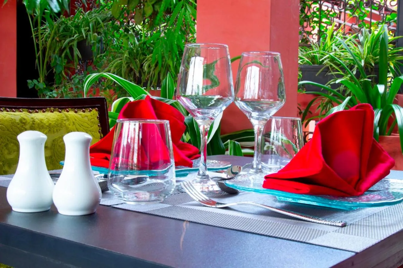 Restaurant/places to eat in Hôtel La Villa Racine