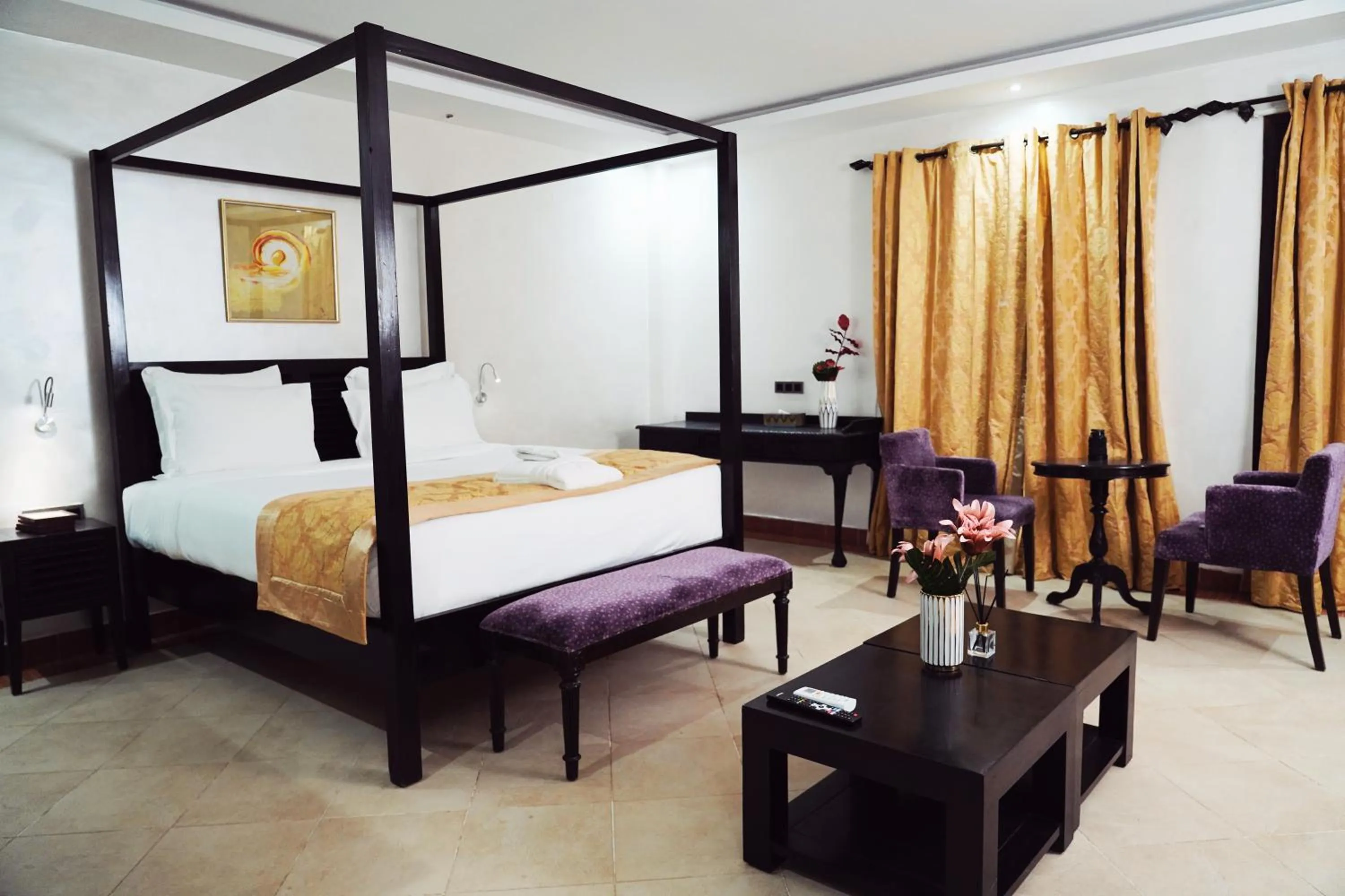 Night, Bed in Hôtel La Villa Racine