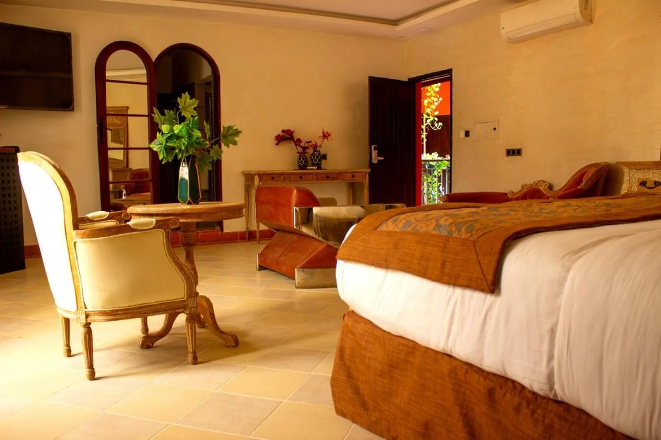 Bedroom, Bed in Hôtel La Villa Racine