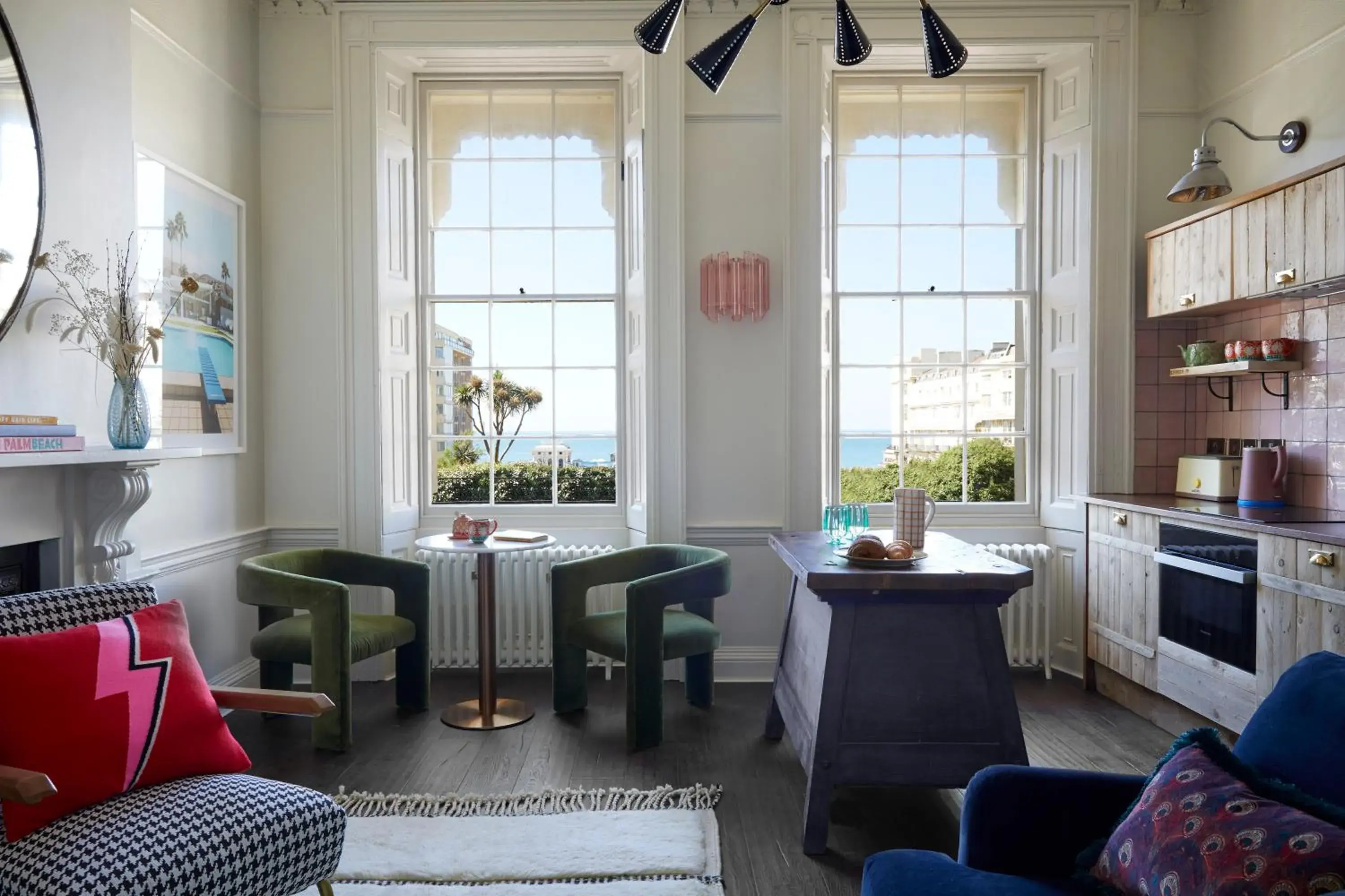 One-Bedroom Apartment with Sea View in Artist Residence Brighton One-Bedroom Apartment with Sea View in Artist Residence Brighton