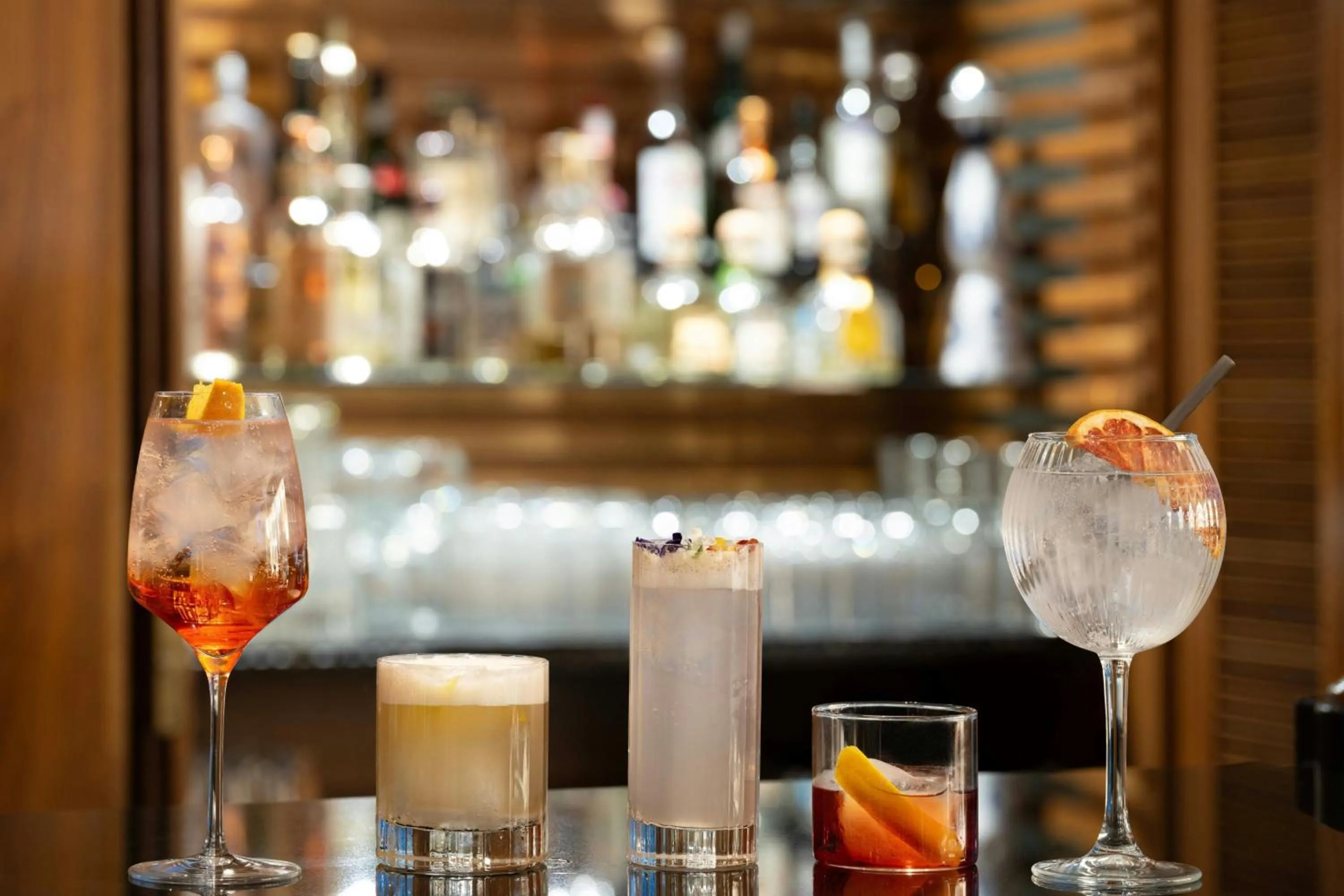 Lounge or bar in London Marriott Hotel Canary Wharf