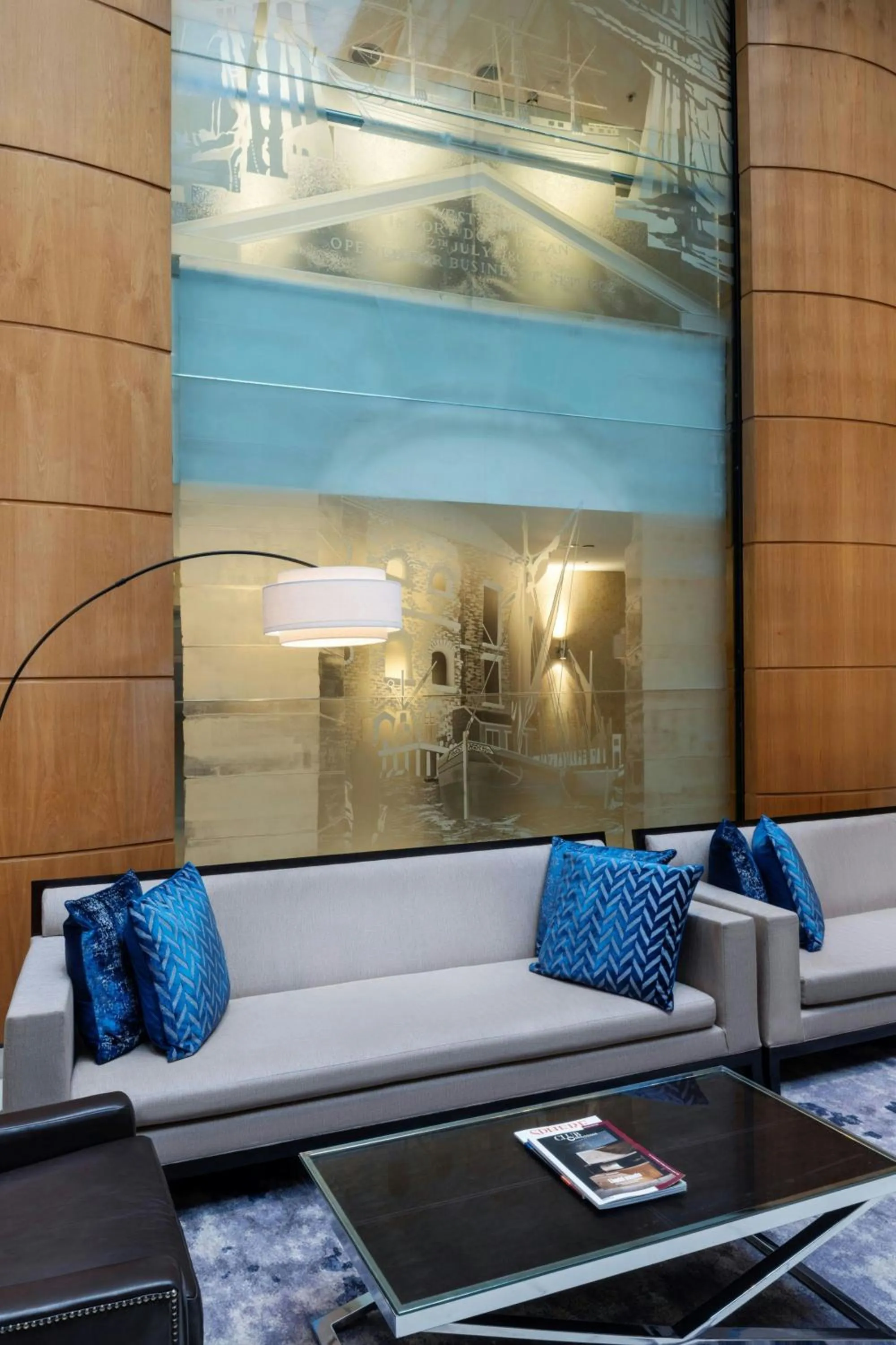 Lobby or reception in London Marriott Hotel Canary Wharf