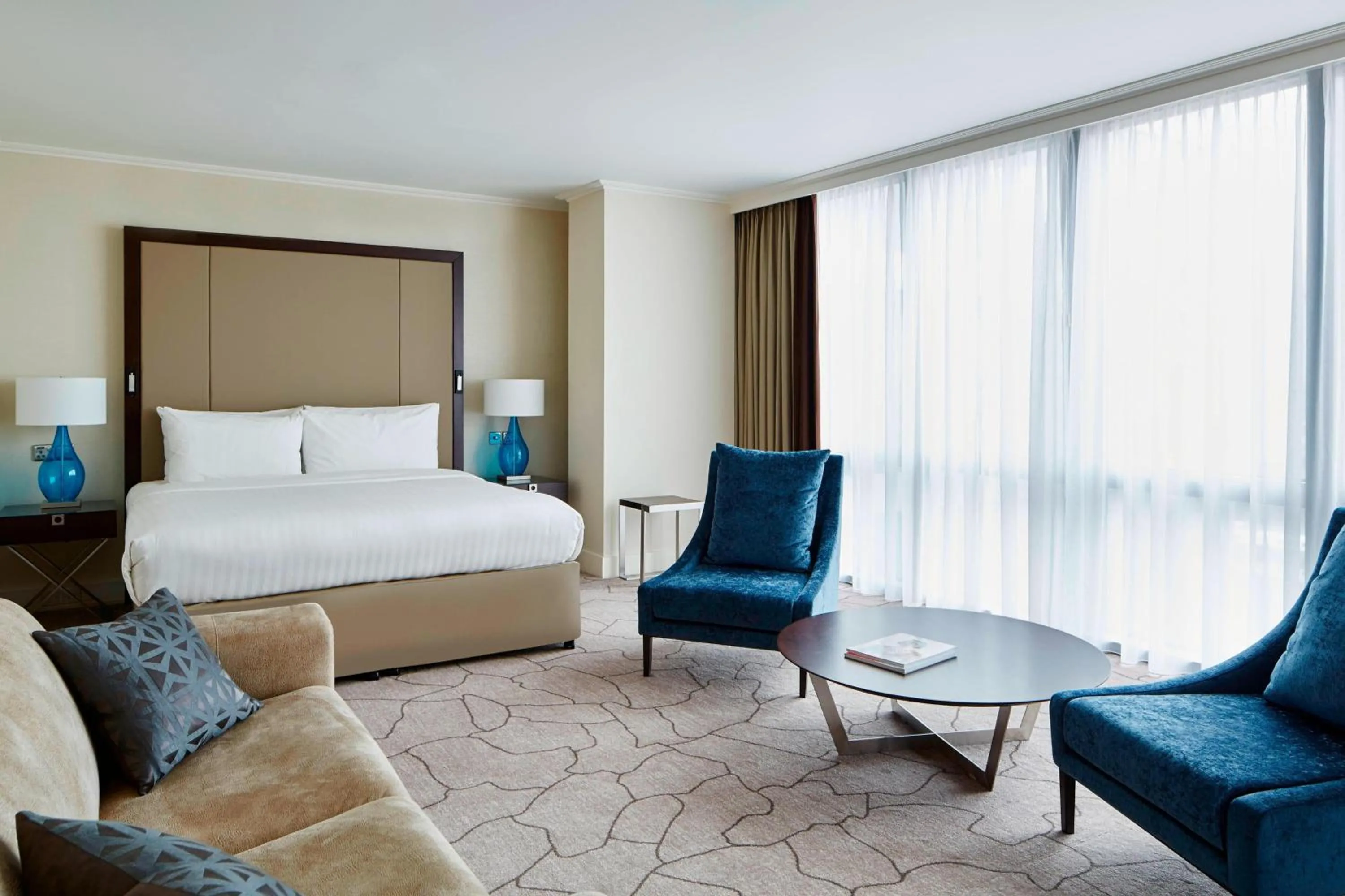 Photo of the whole room, Bed in London Marriott Hotel Canary Wharf