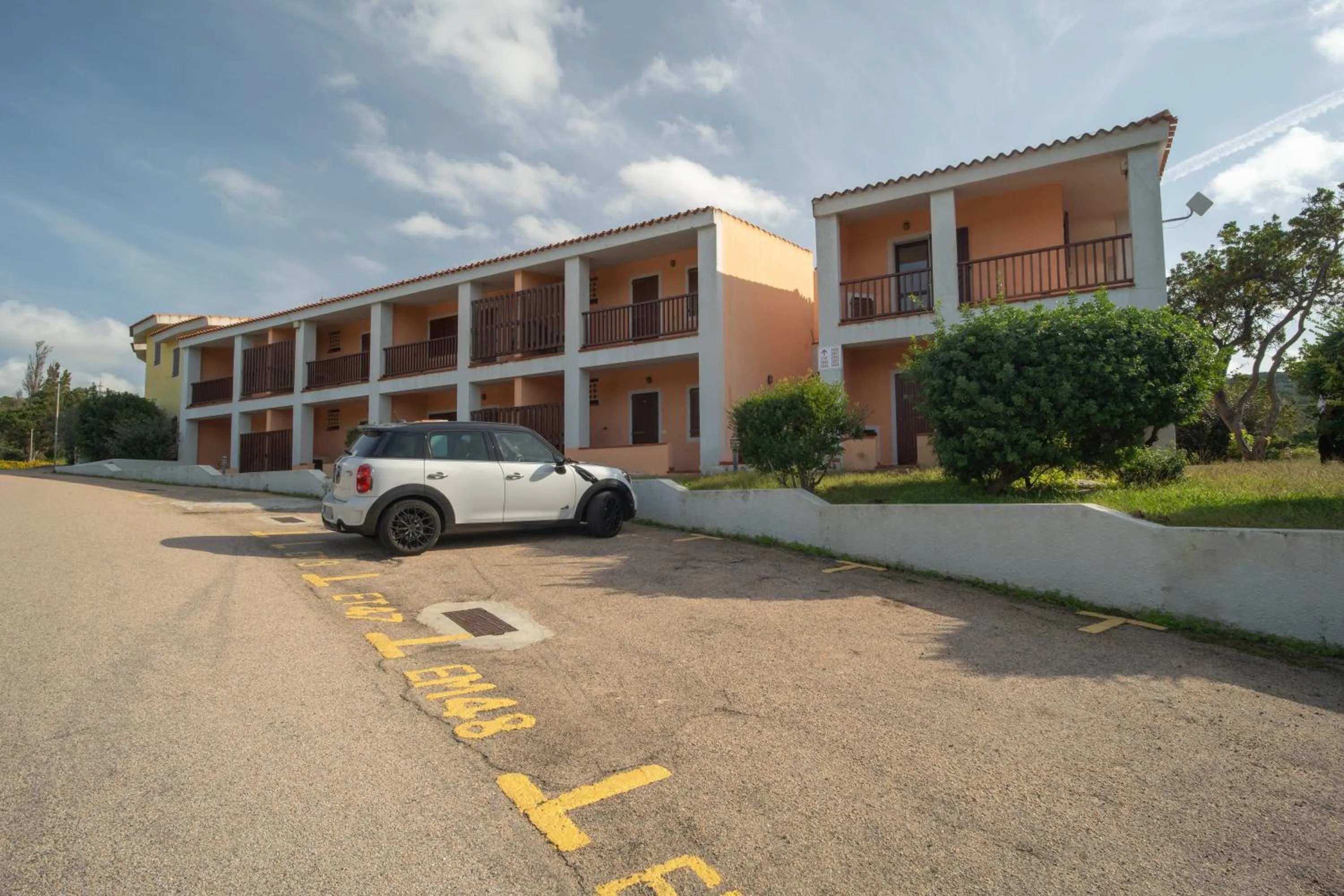 Parking in Felix Hotels - Residence Hotel Costa Serena