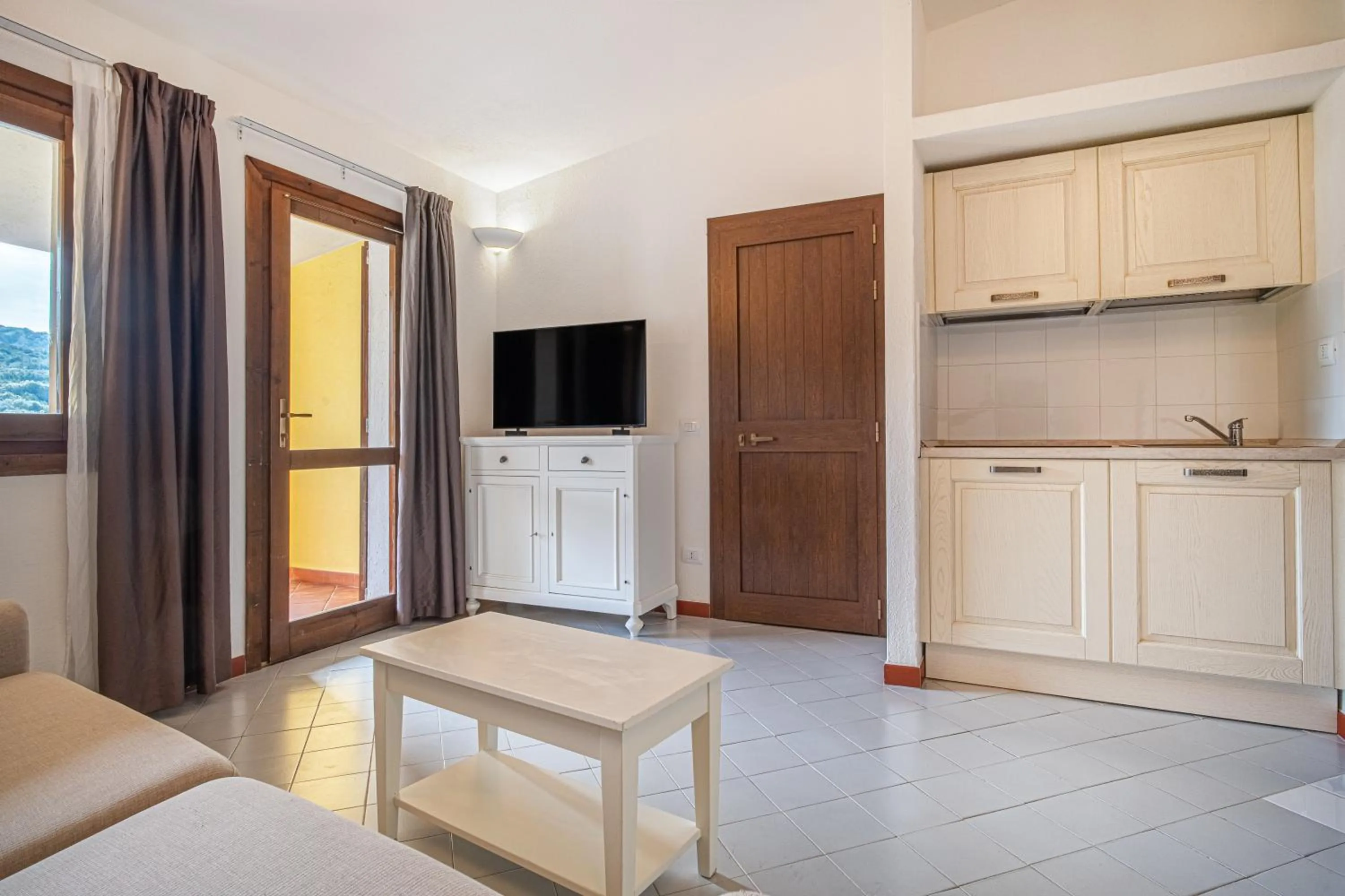 TV and multimedia, Bed in Felix Hotels - Residence Hotel Costa Serena