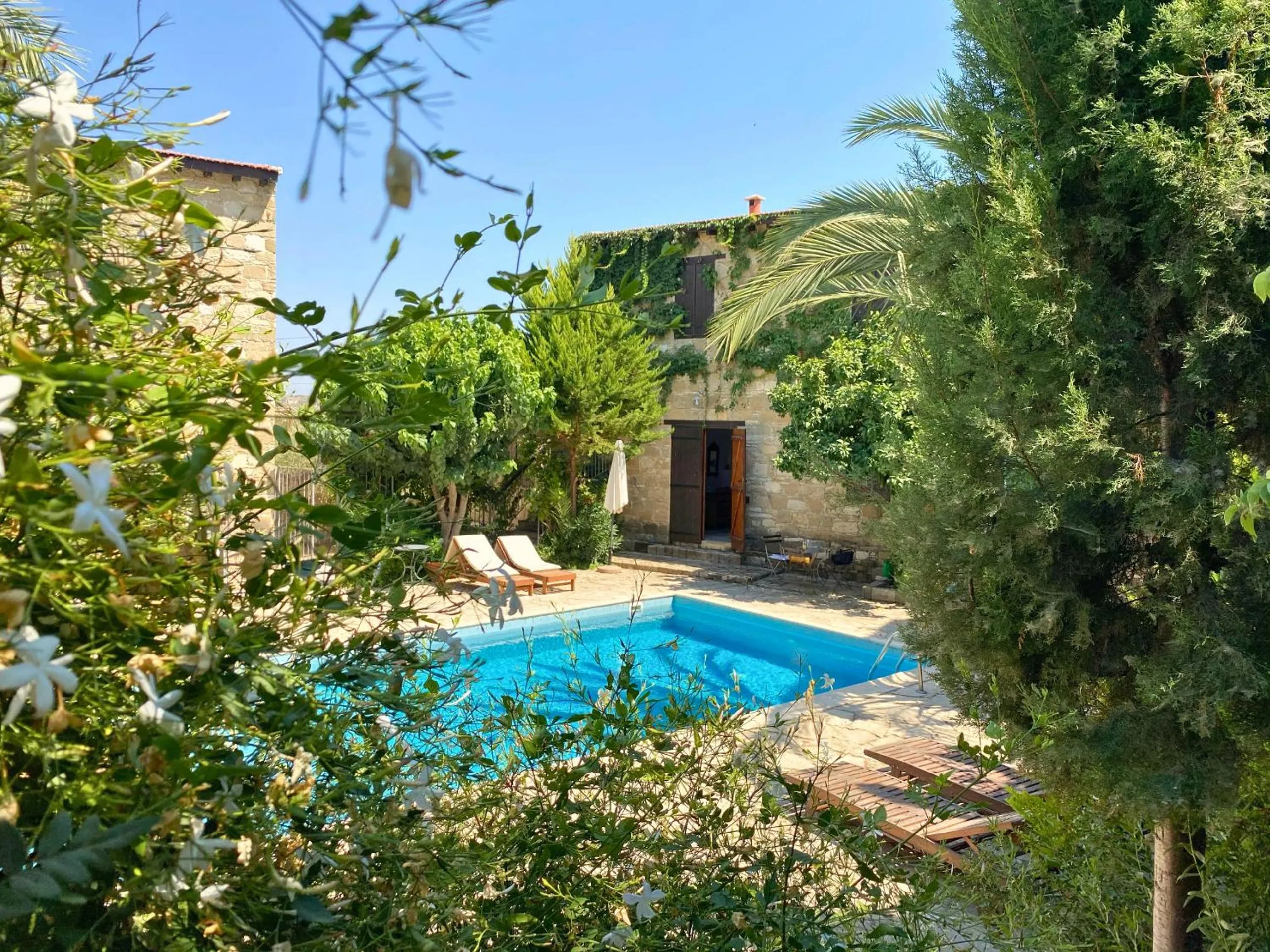 Garden in Porfyrios Country House