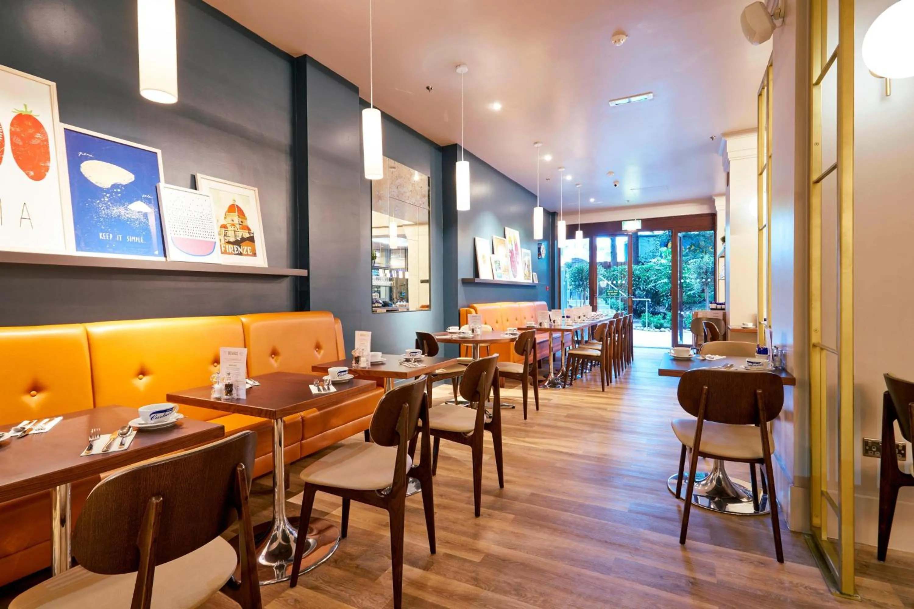 Restaurant/places to eat in London Marriott Hotel Regents Park