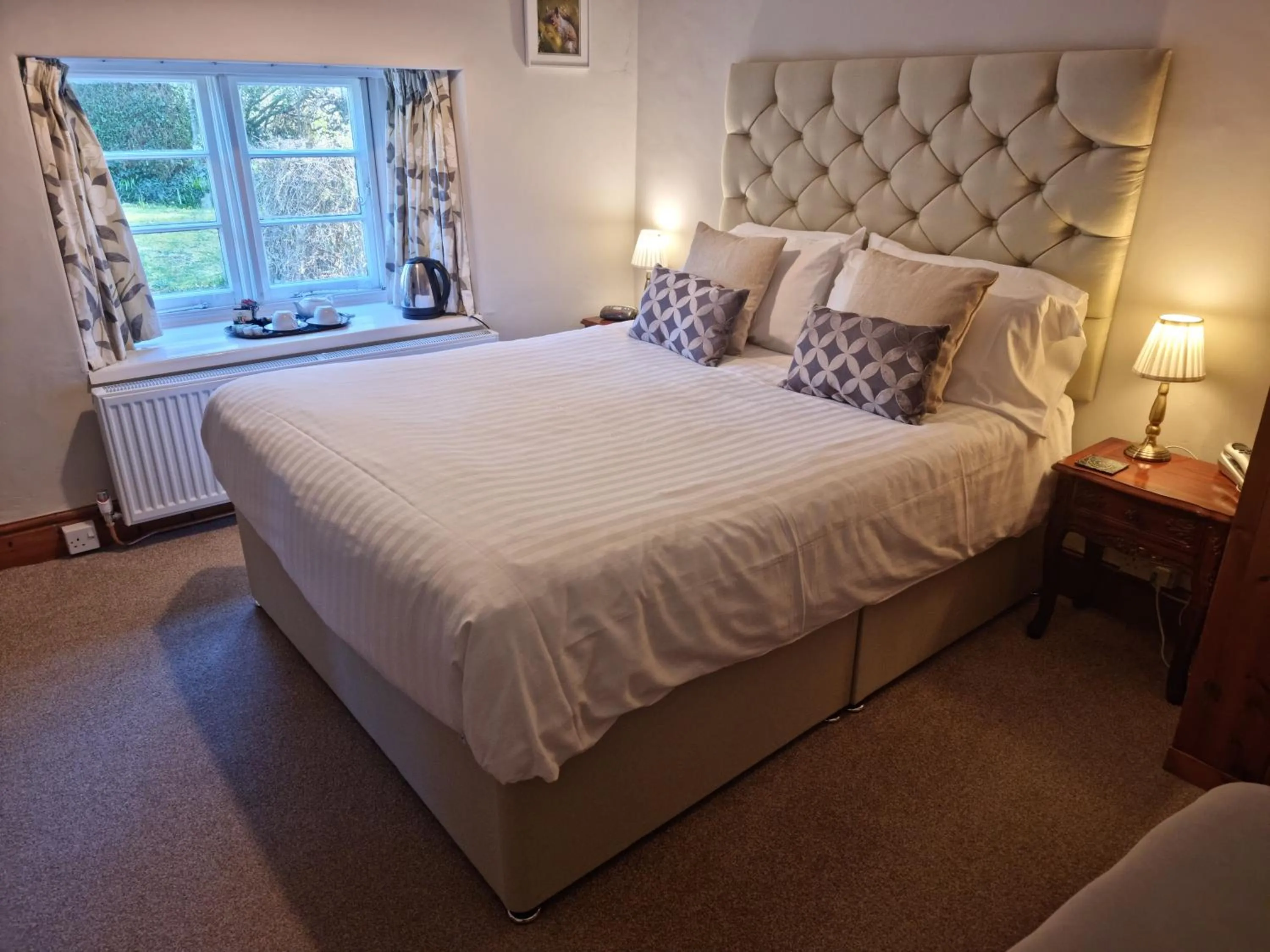 Bedroom, Bed in Collaven Manor