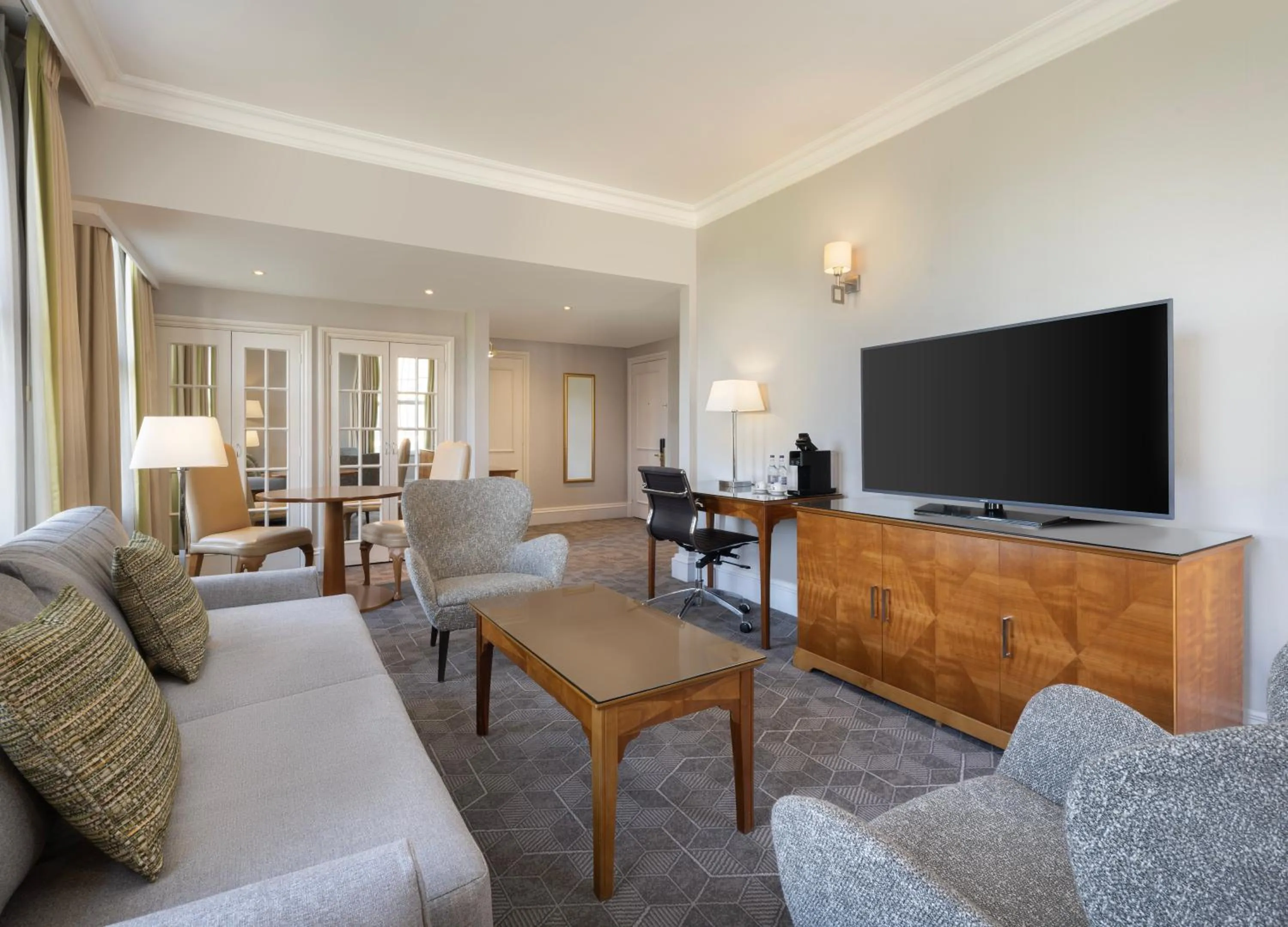 Living room in Delta Hotels by Marriott Birmingham