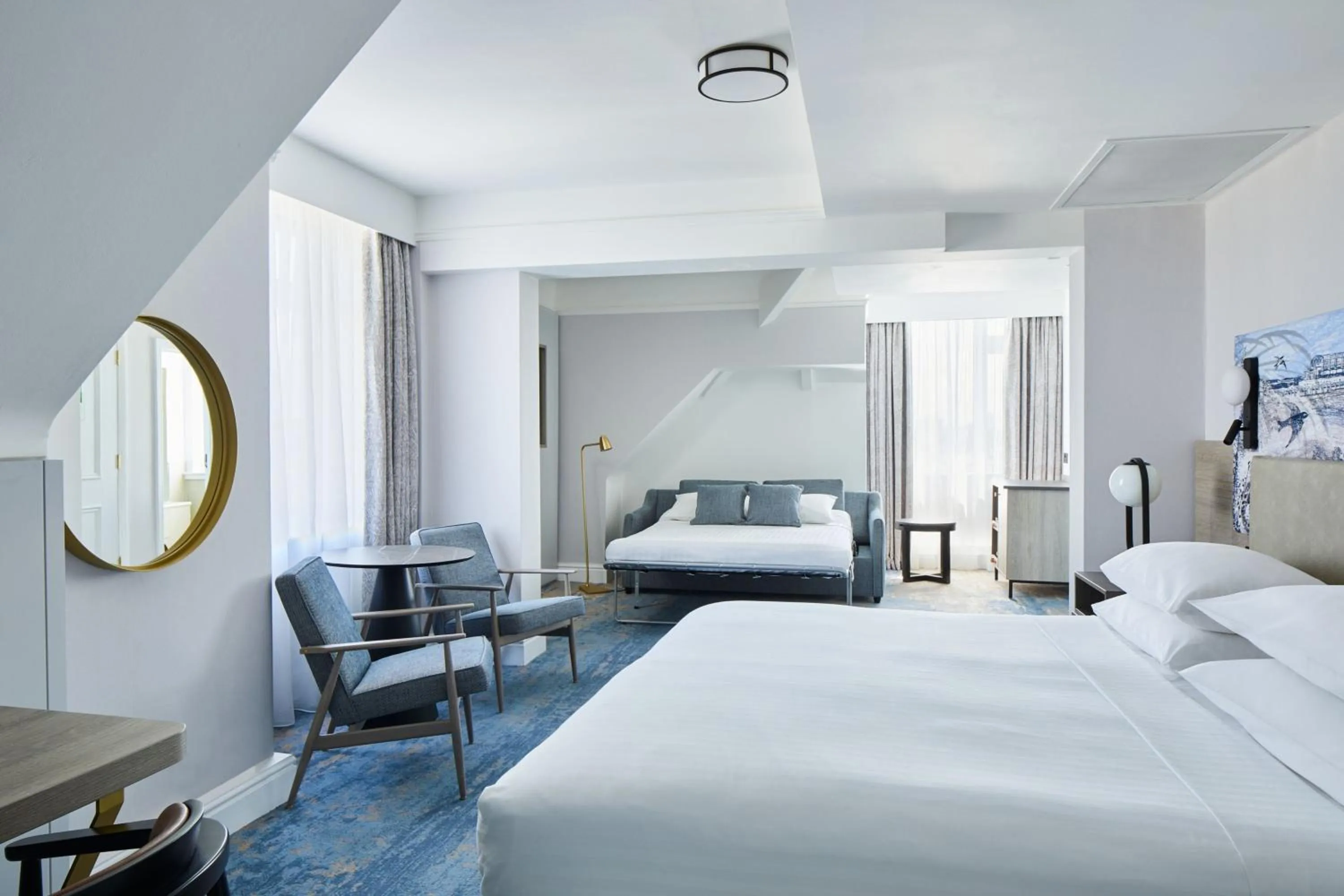 Photo of the whole room, Bed in Bournemouth Highcliff Marriott Hotel