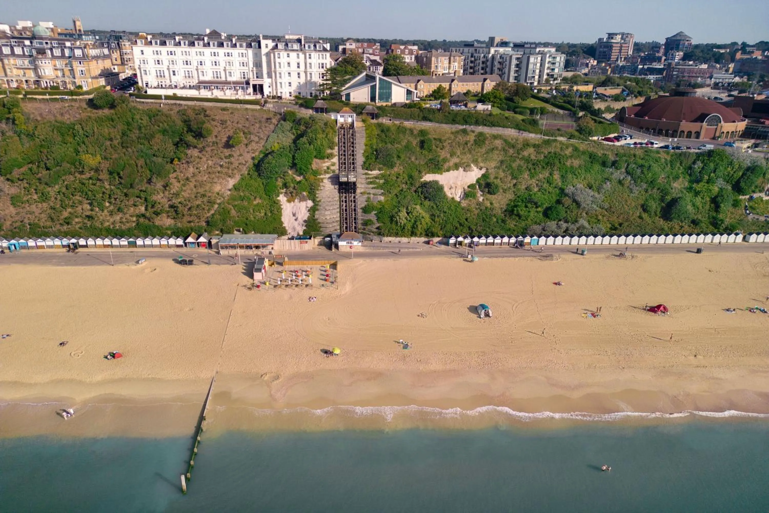 Property building in Bournemouth Highcliff Marriott Hotel