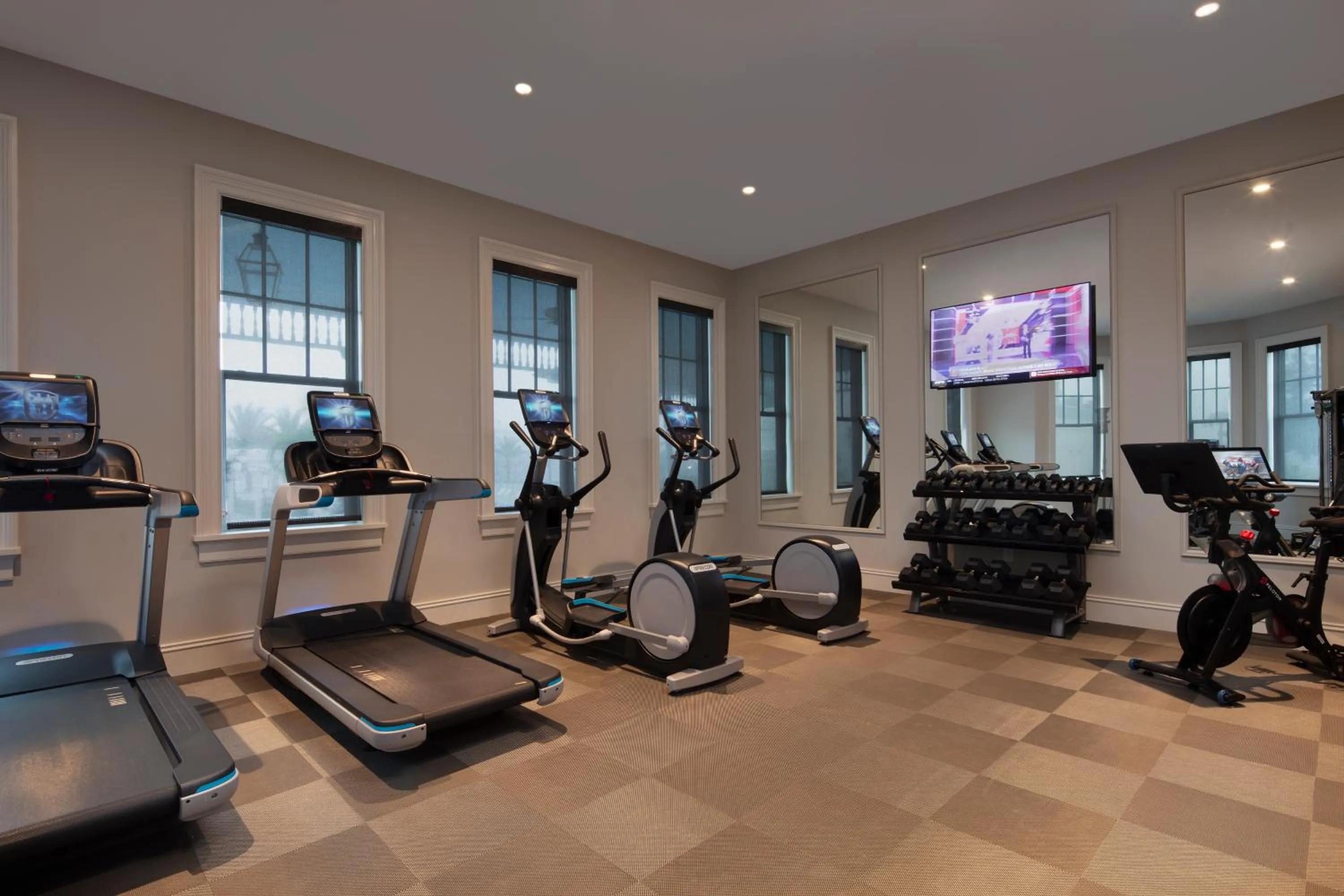 Fitness centre/facilities in Belleview Inn