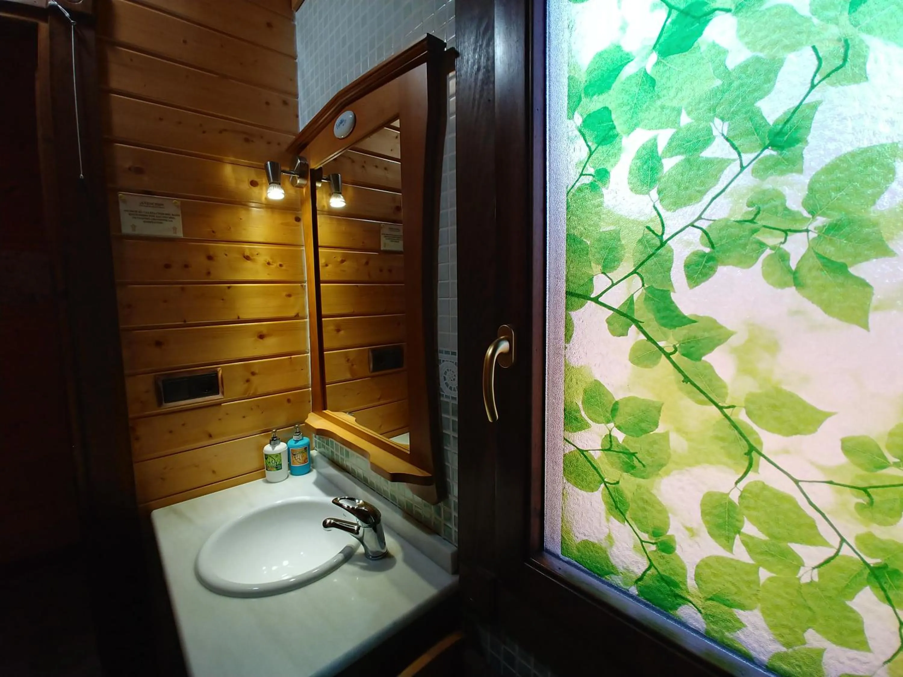 Shower in Casa del Valle, Lodges