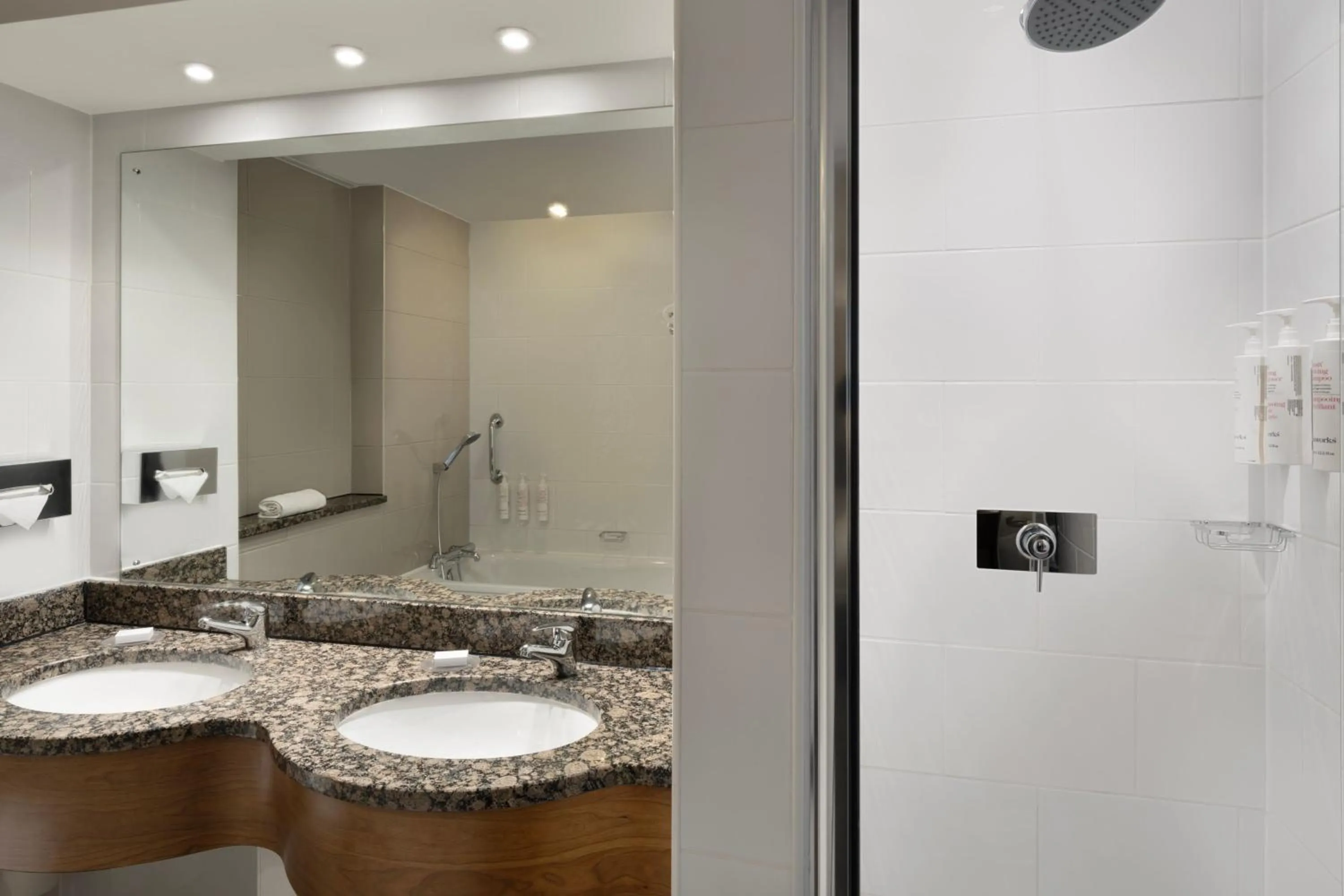 Bathroom in Delta Hotels by Marriott Bristol City Centre