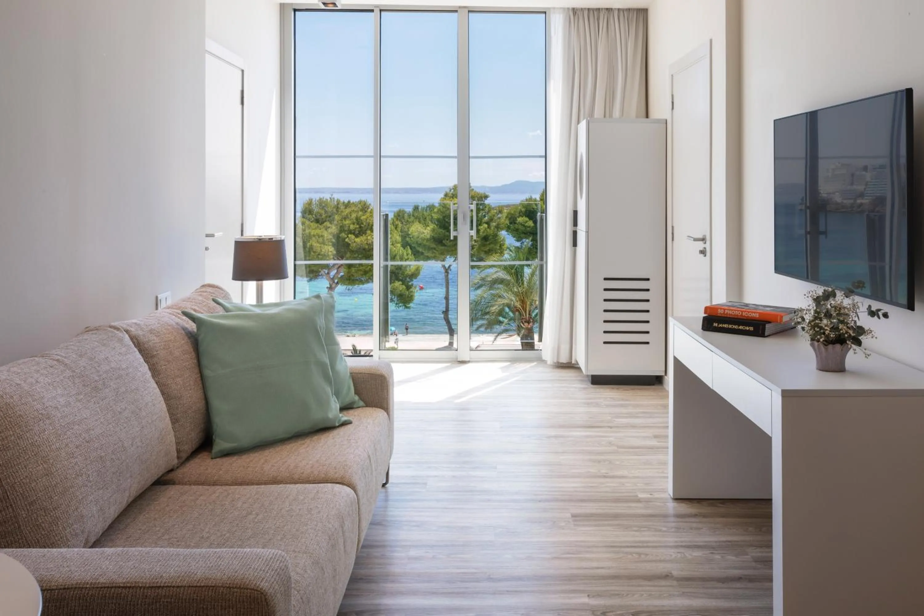 Living room in Meliá South Beach