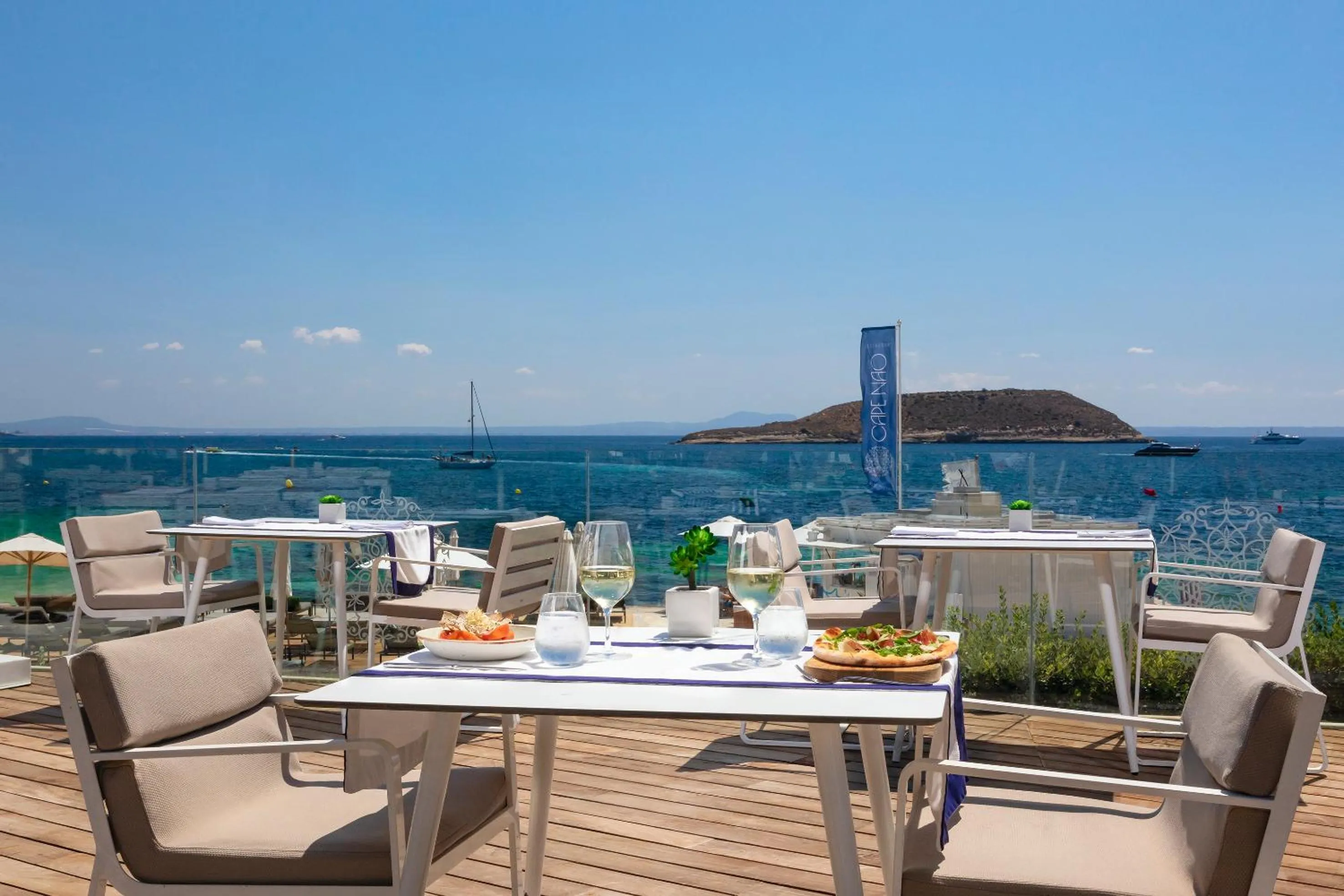 Restaurant/places to eat in Meliá South Beach