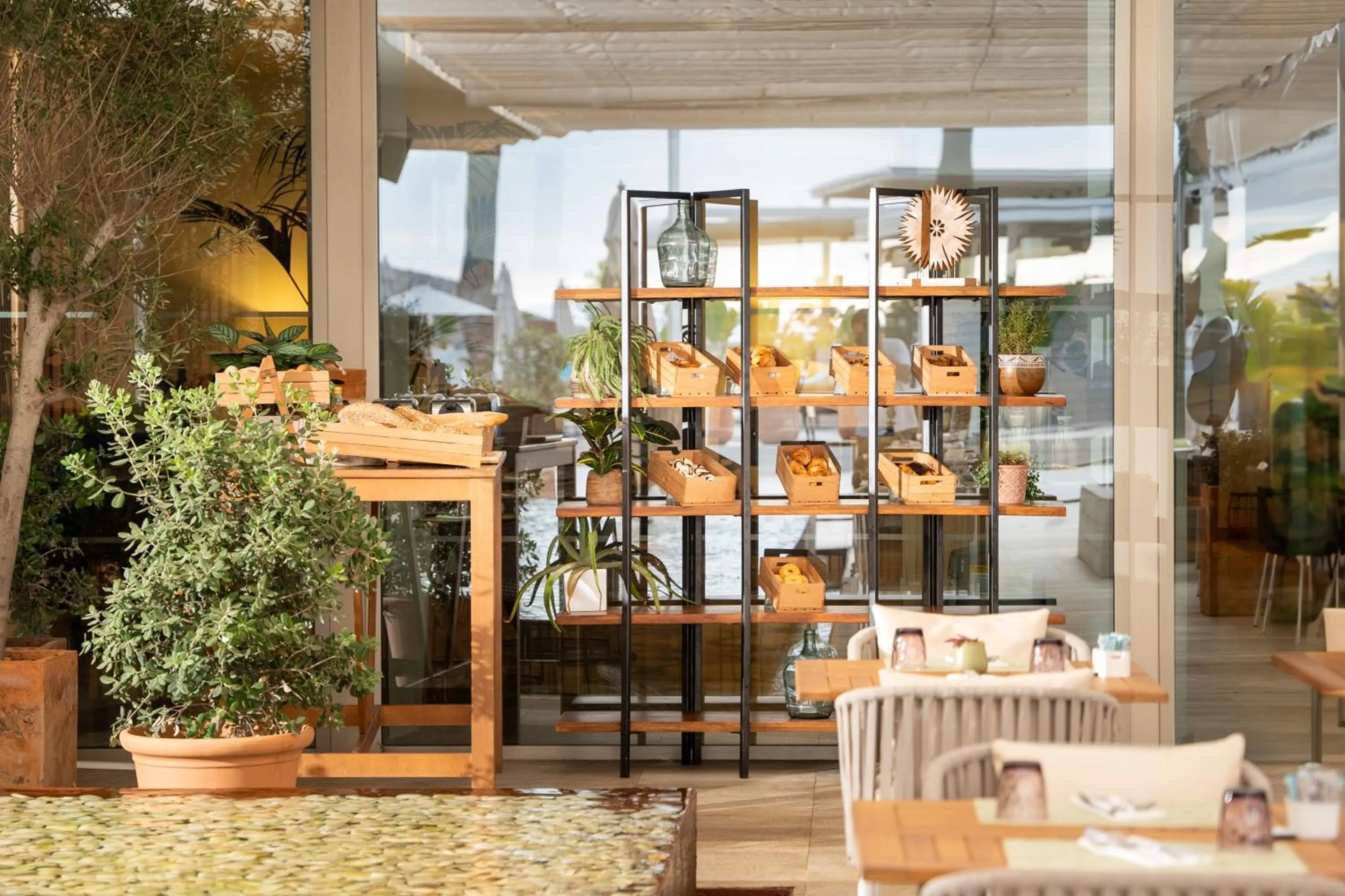 Buffet breakfast in Meliá South Beach