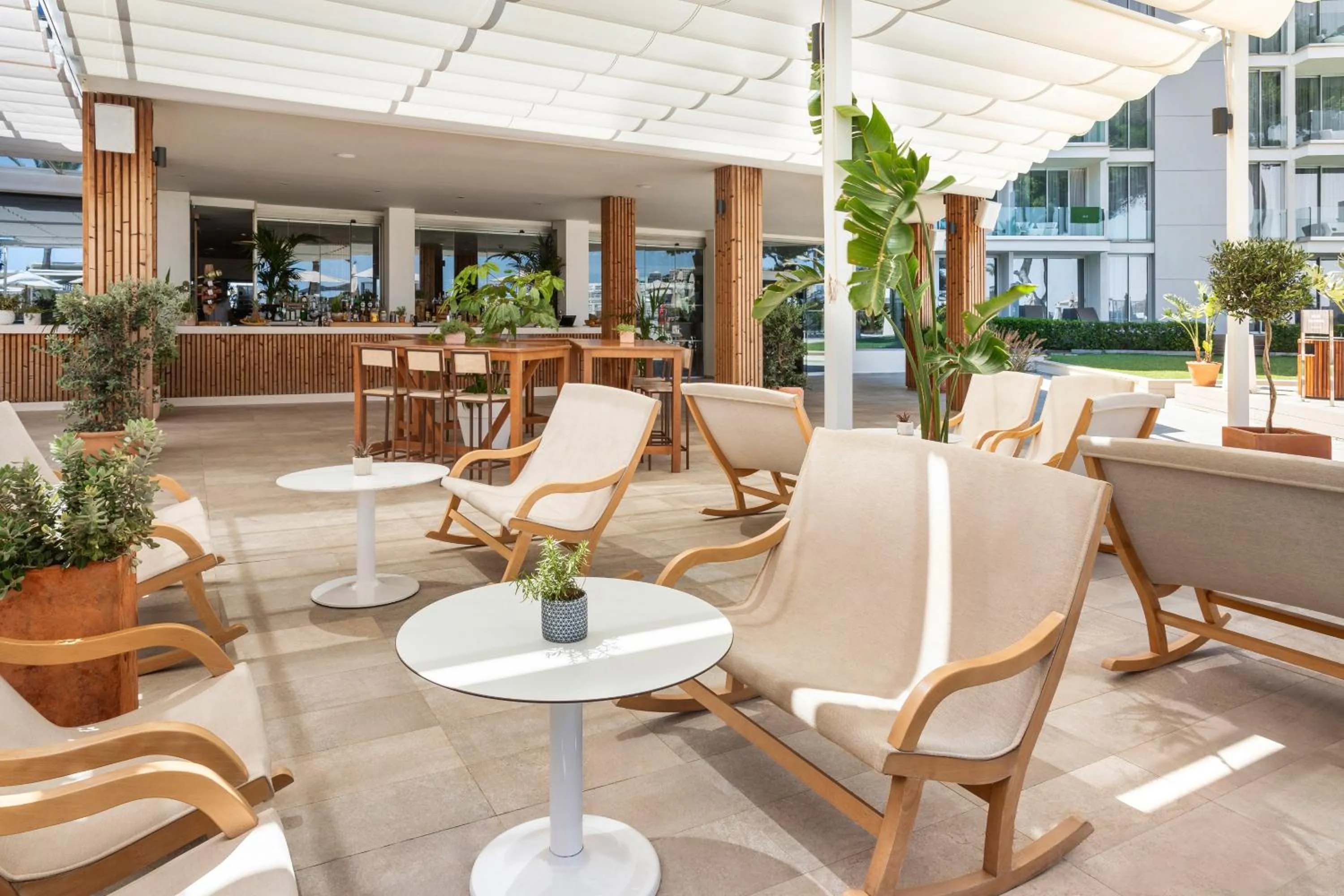 Lounge or bar in Meliá South Beach